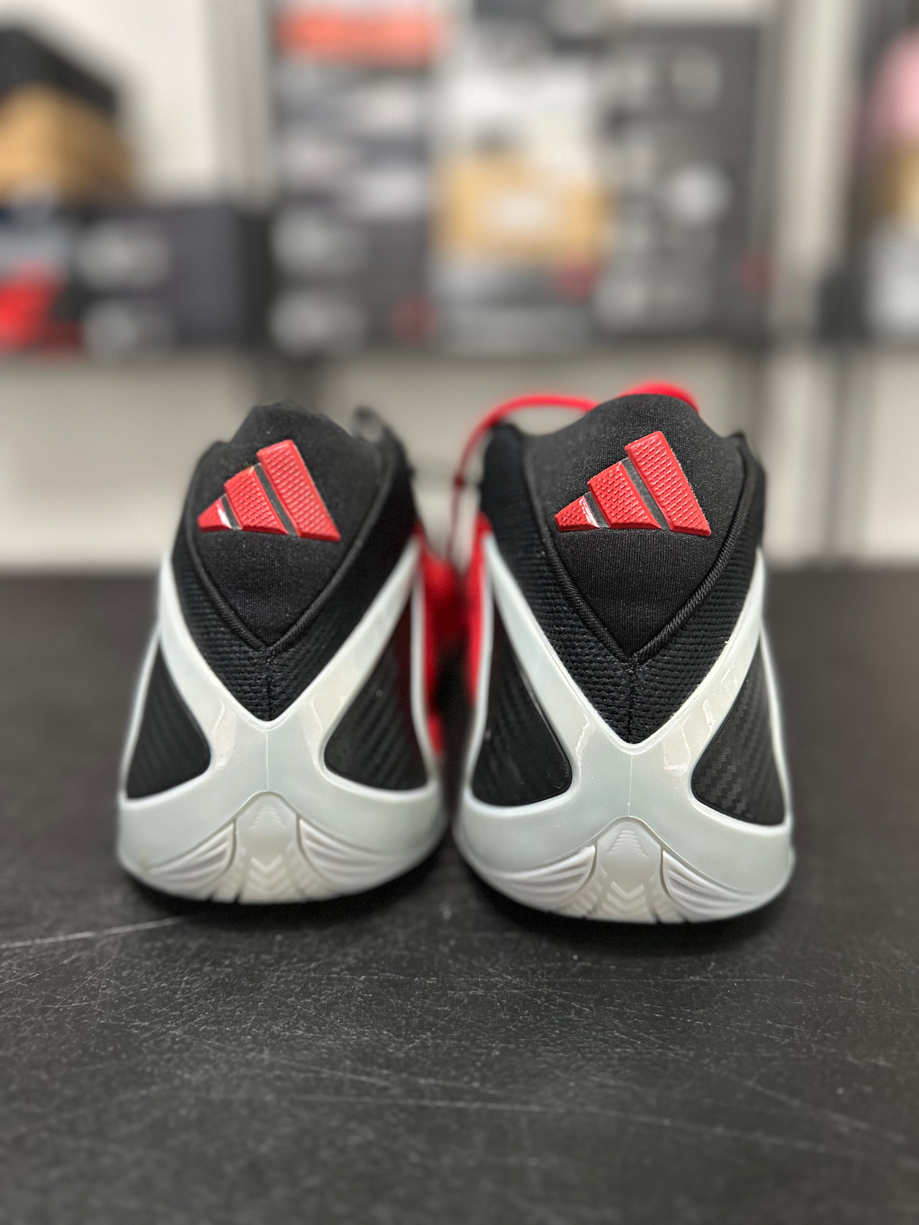 Size 10.5 - AE 2 red/grey