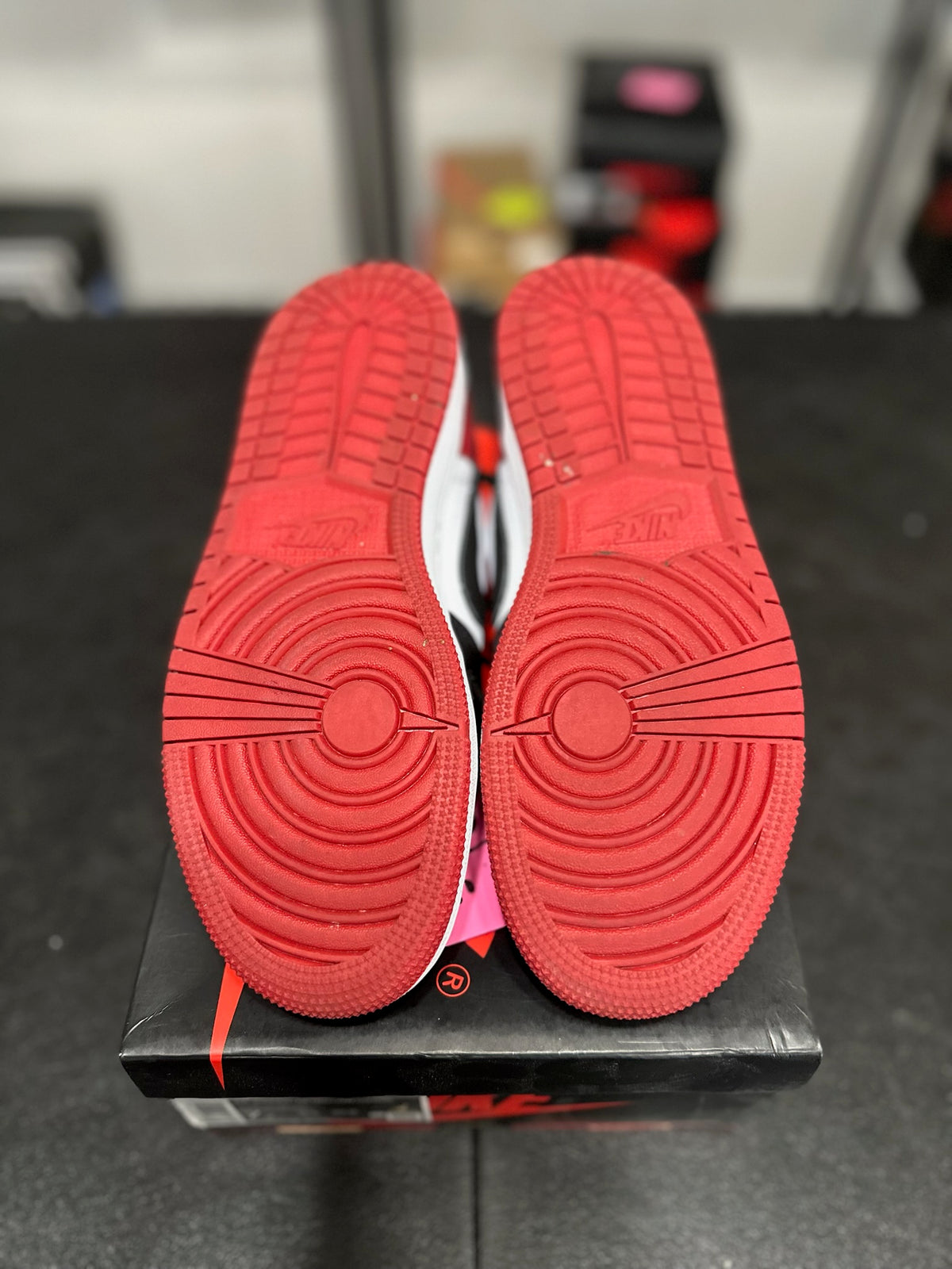 Size 7Y - J1 Low Black Toe