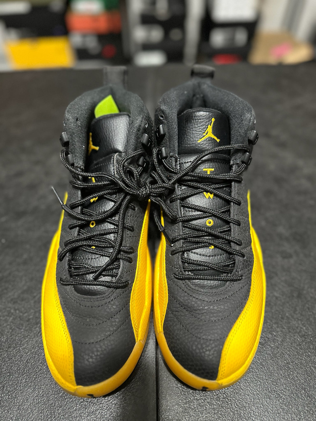 Size 9.5 - j12 black university gold
