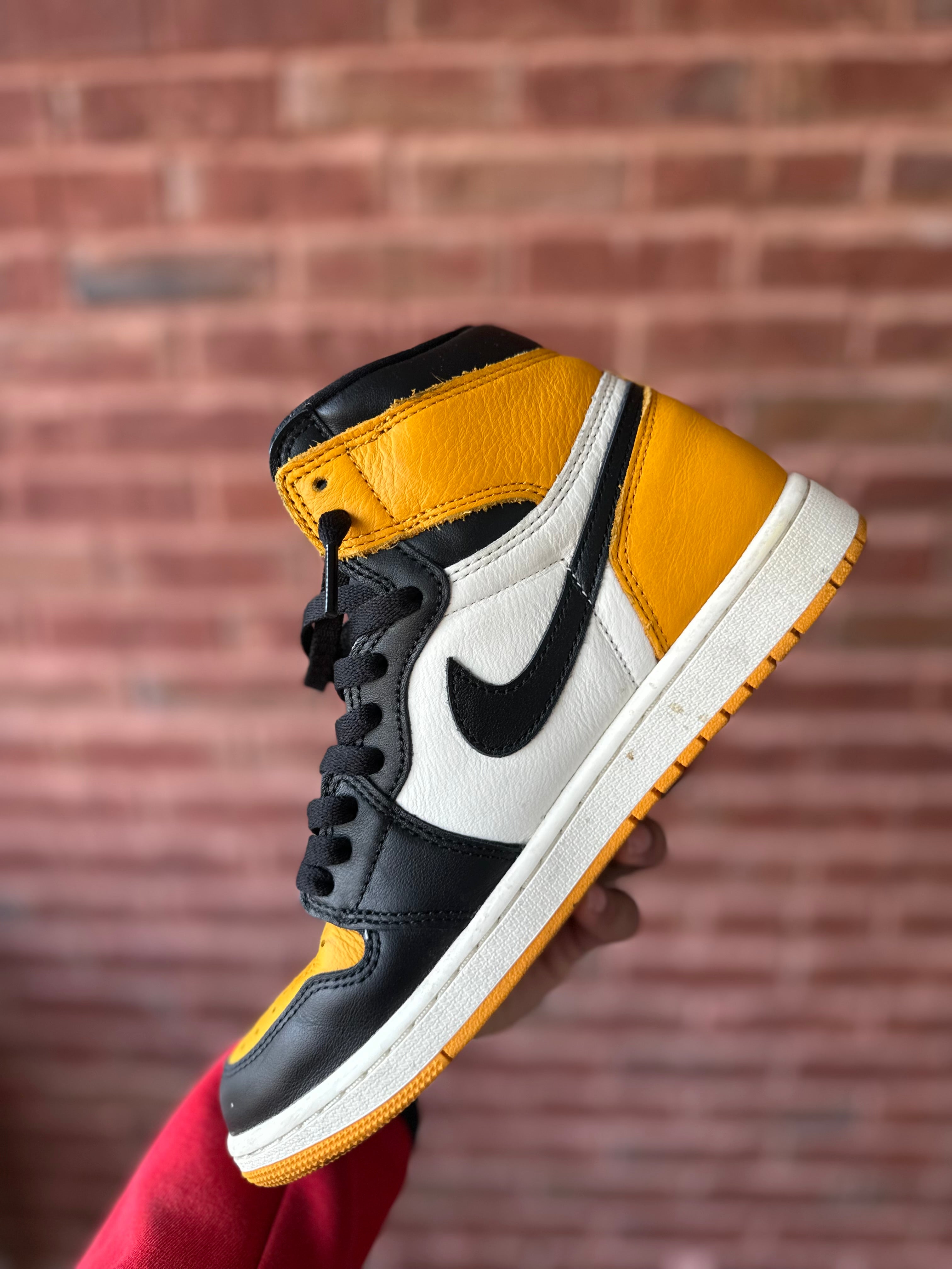 Size 8 - J1 yellow taxi