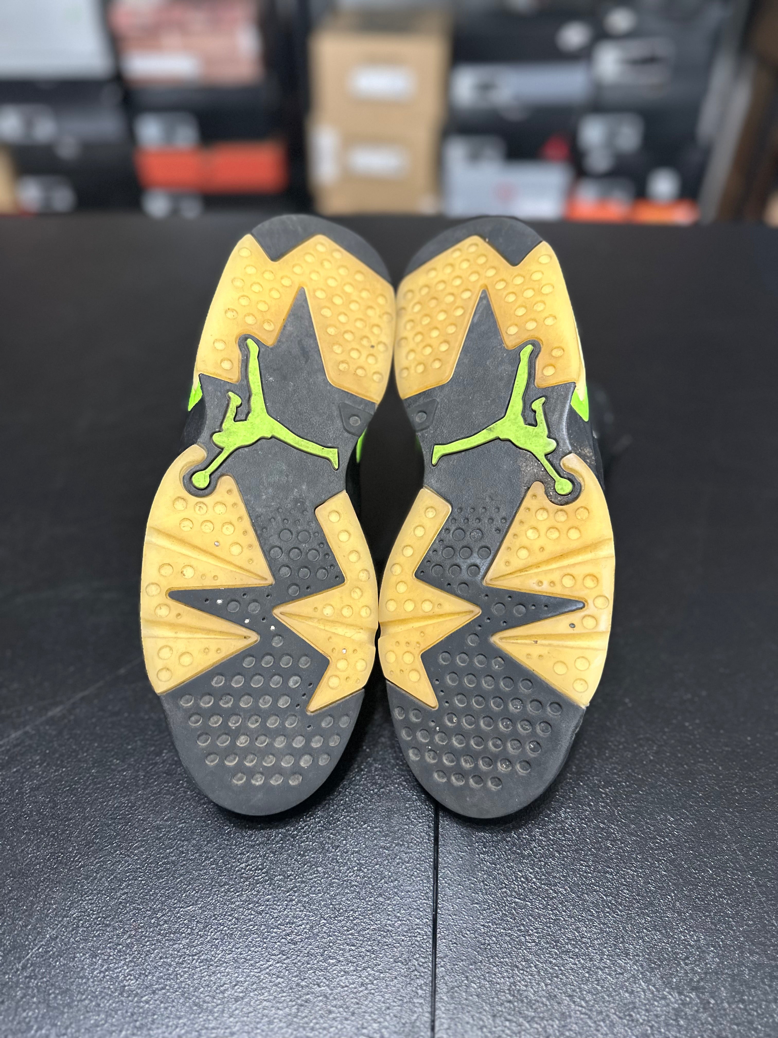 Size 8 - J6 electric green