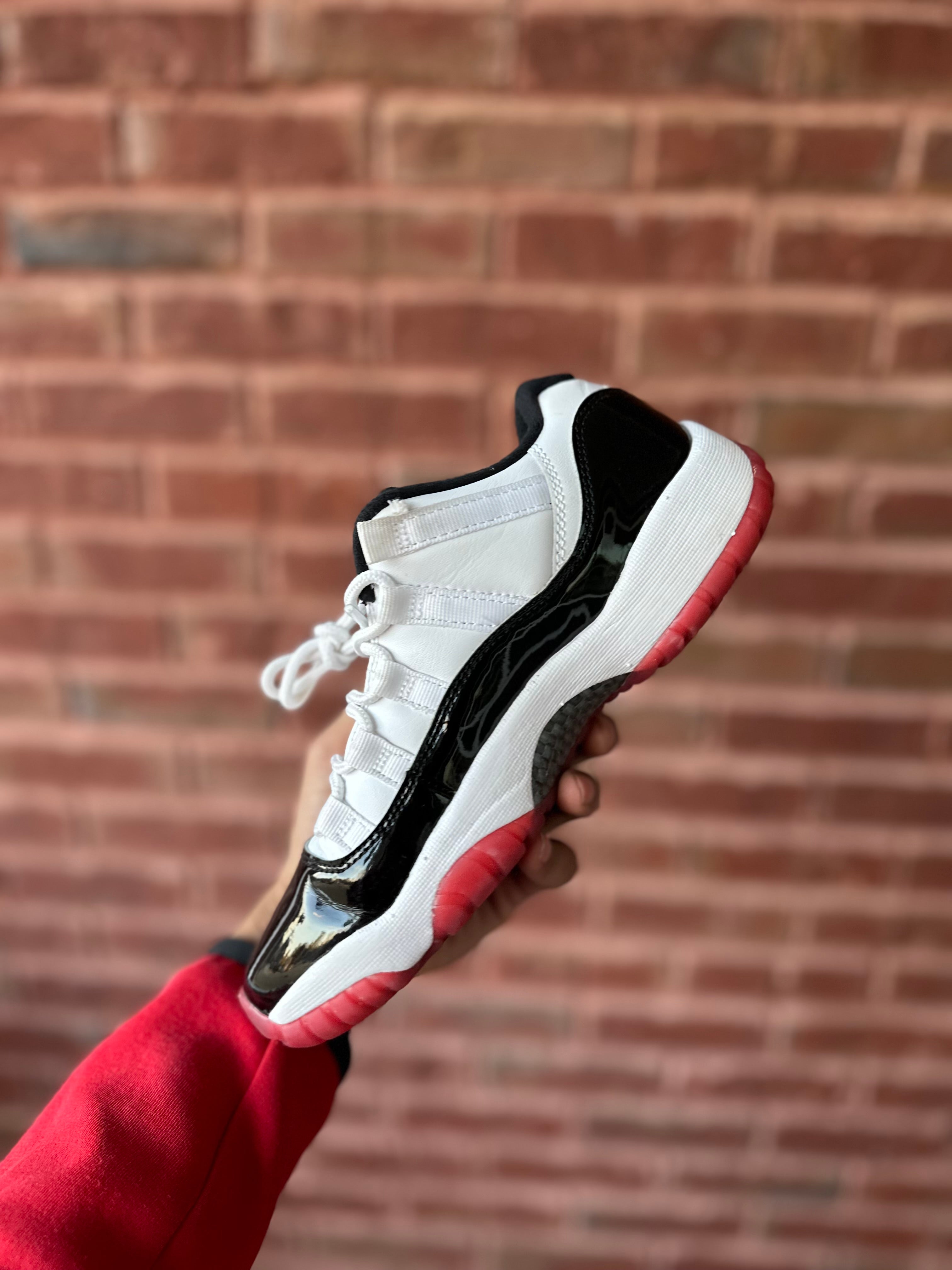 Size 5y - j11 low concord bred gs