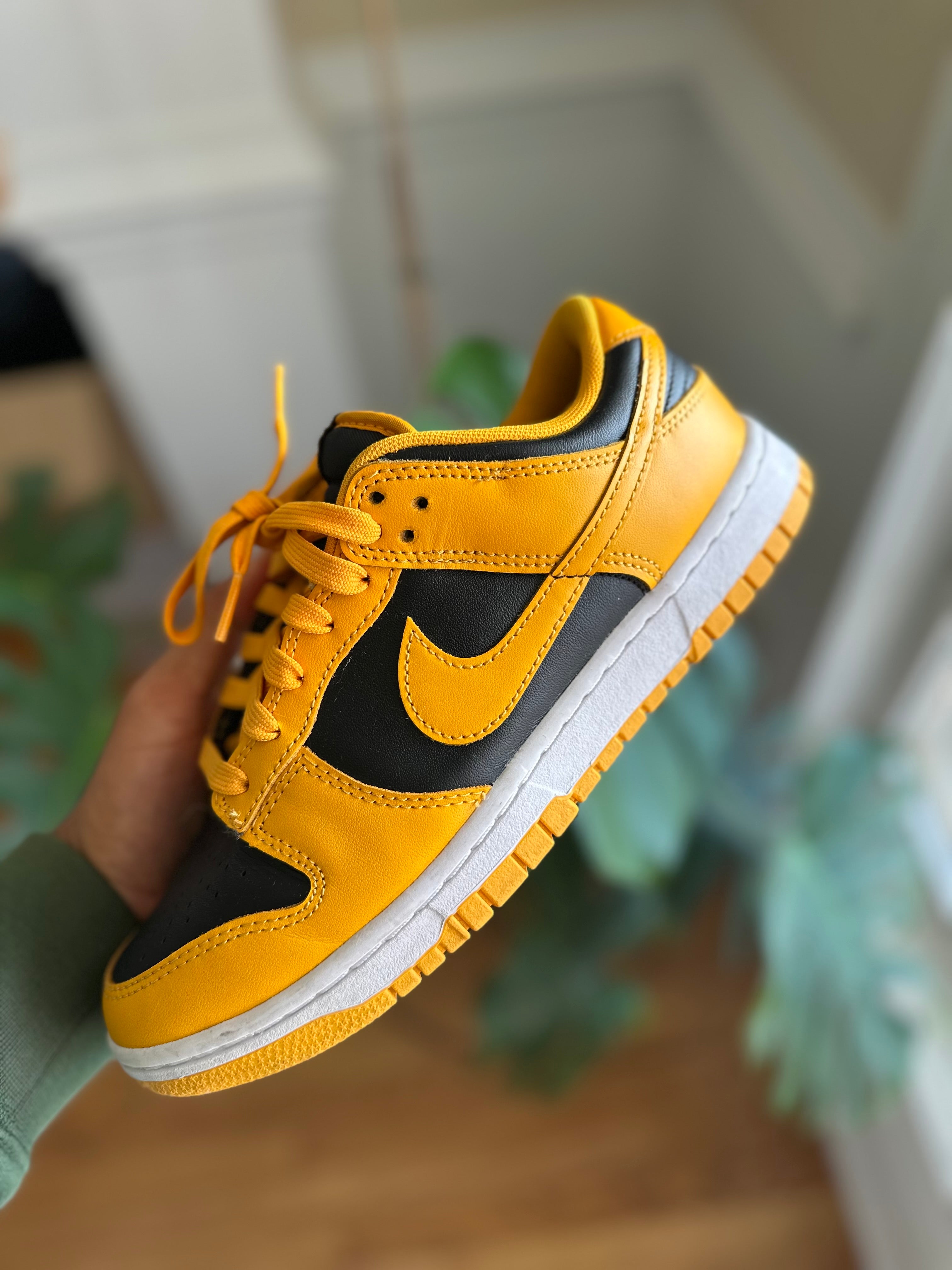 Size 7 - dunk low goldenrod