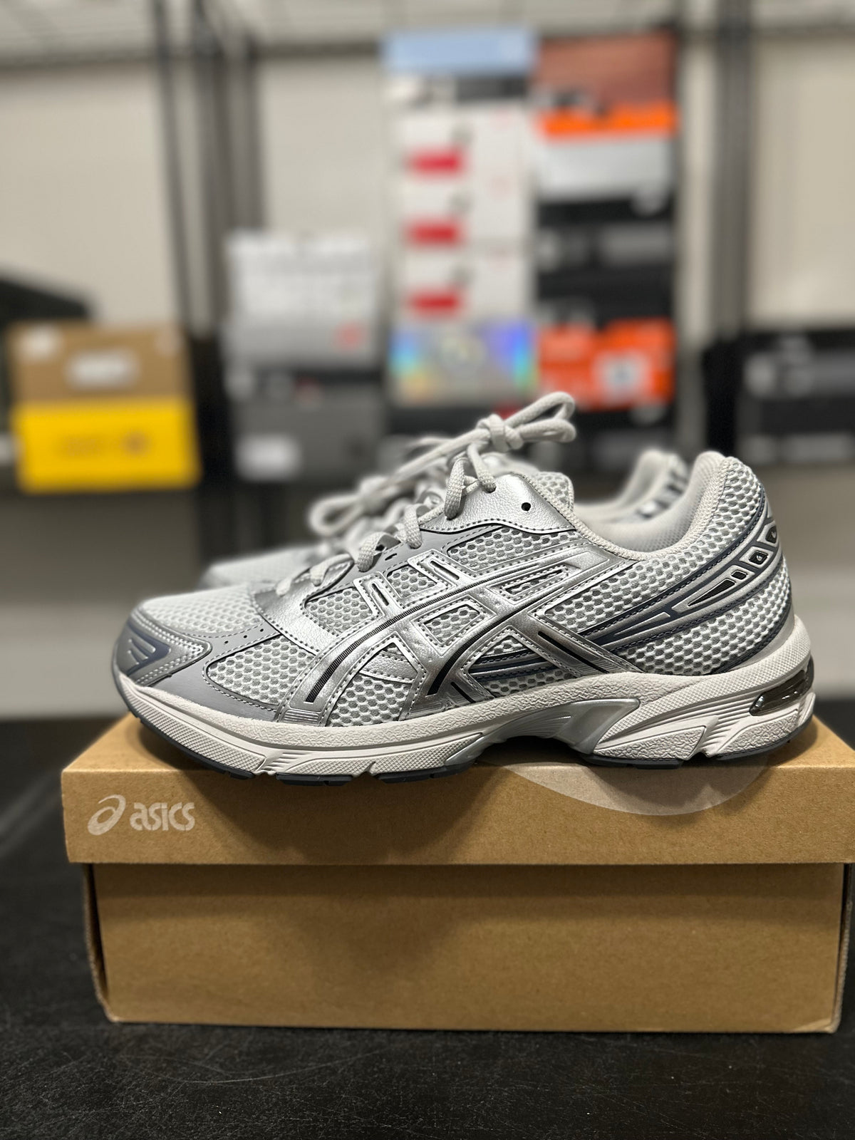 Size 10.5 - asics gel 1130 pure silver