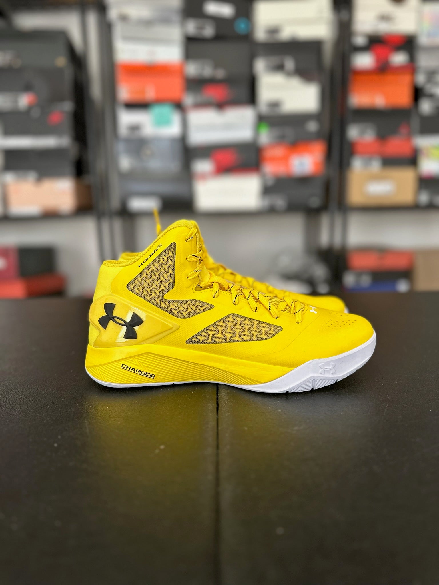 Size 9.5 - UA ClutchFit Yellow/White