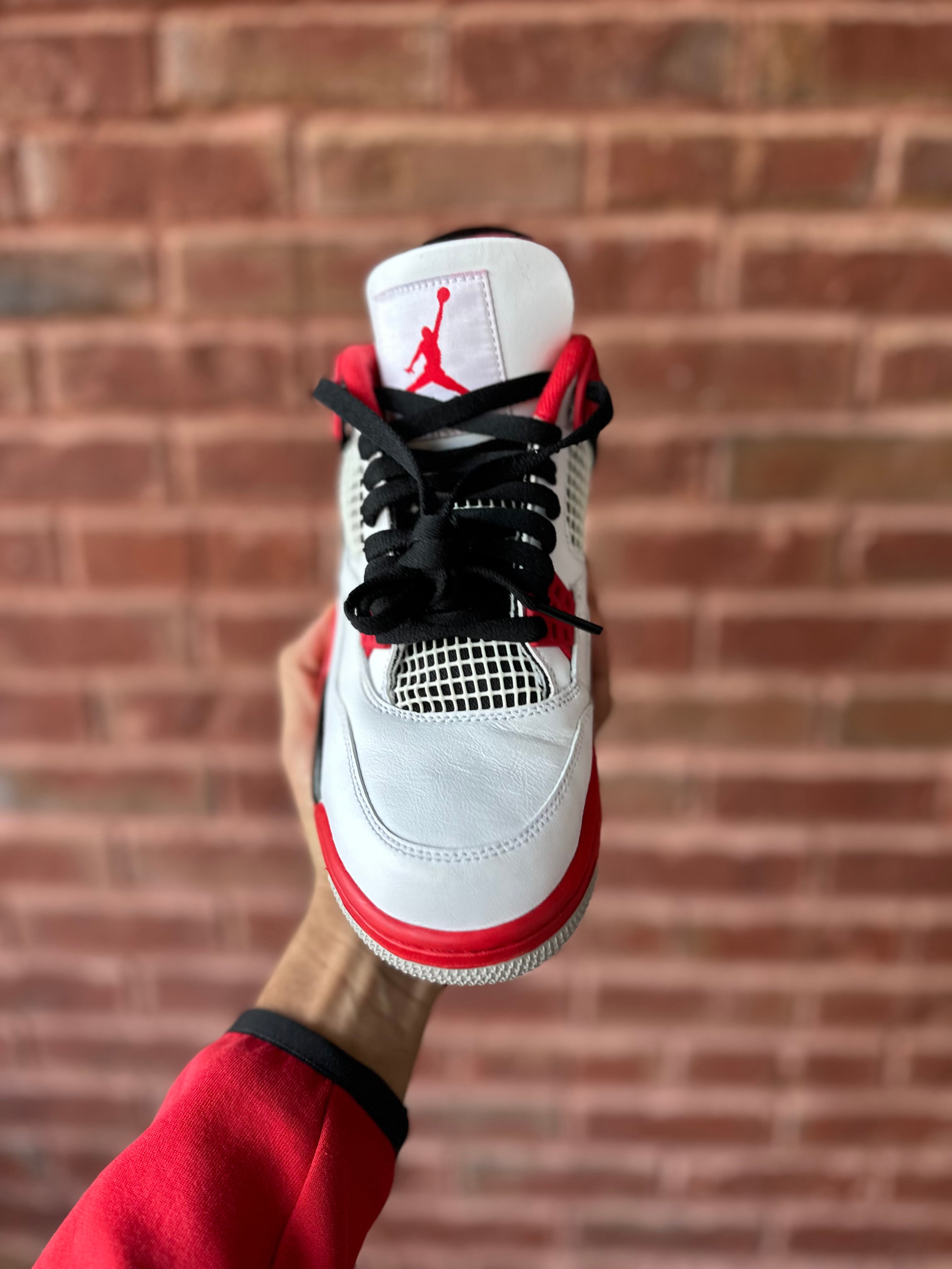 Size 8.5 - J4 fire red 2020