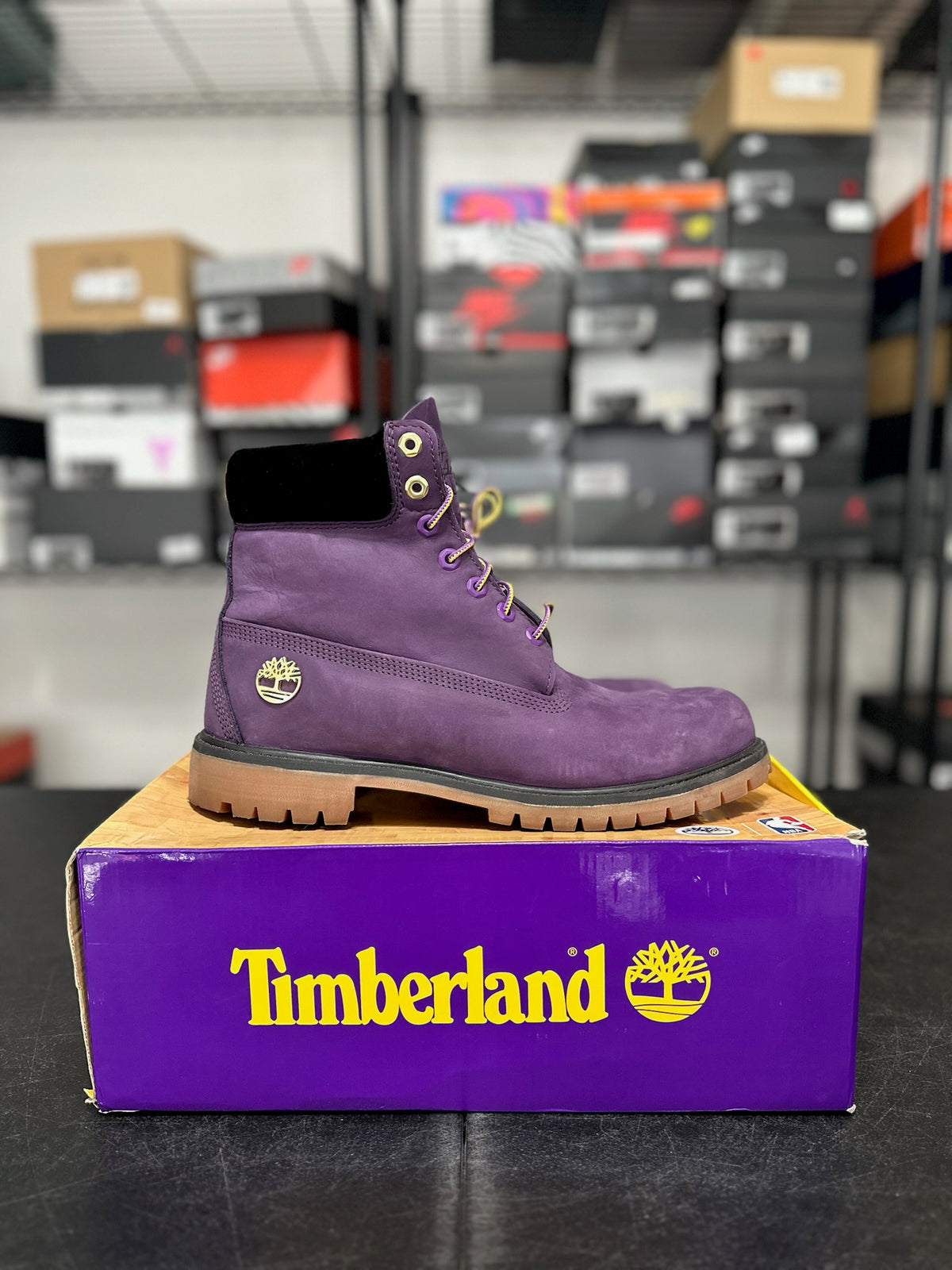 Size 11.5 - timberland 6” boot nba Los Angeles Lakers