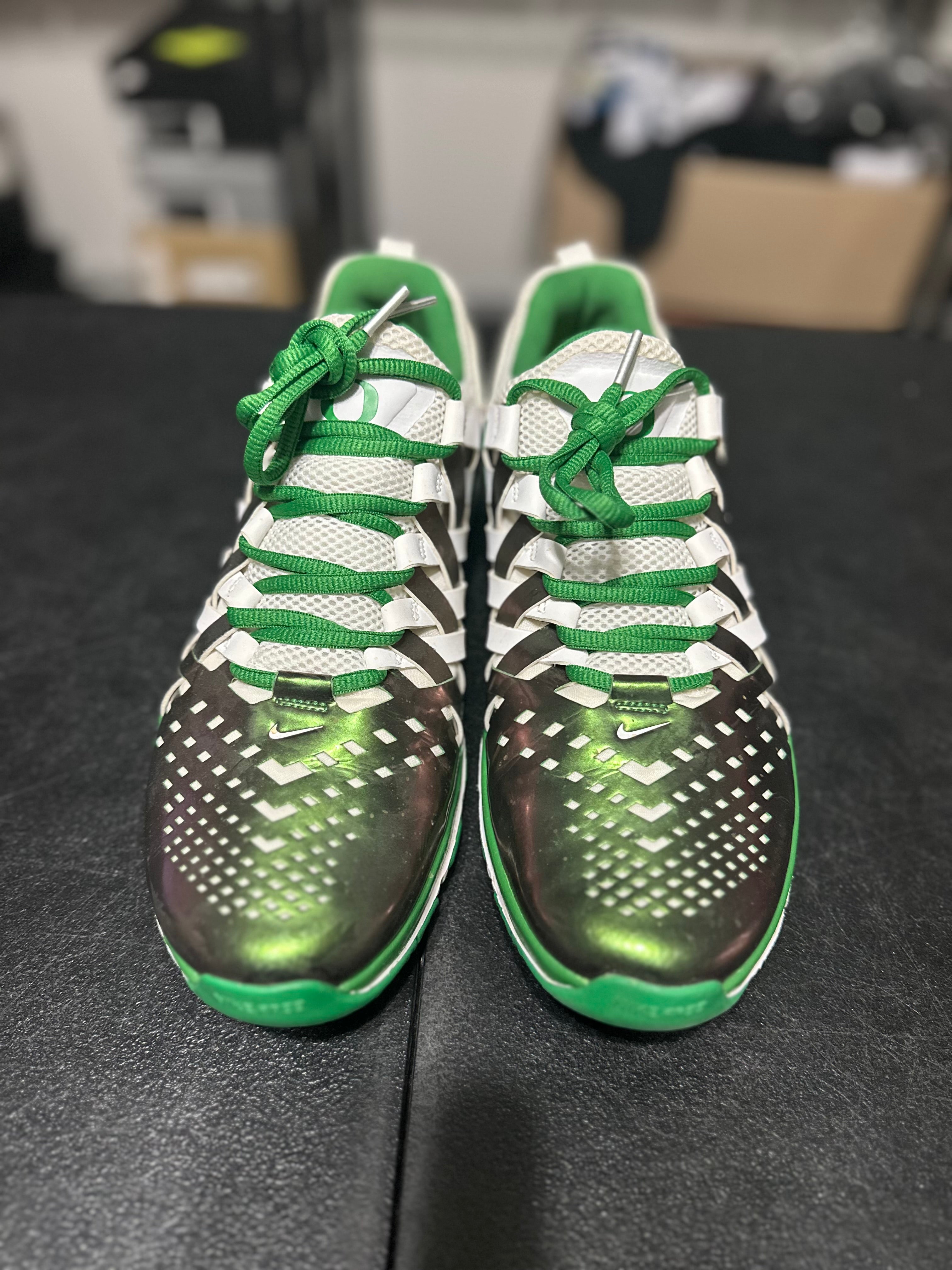 Size 11 - Nike free run 5.0 Oregon ducks