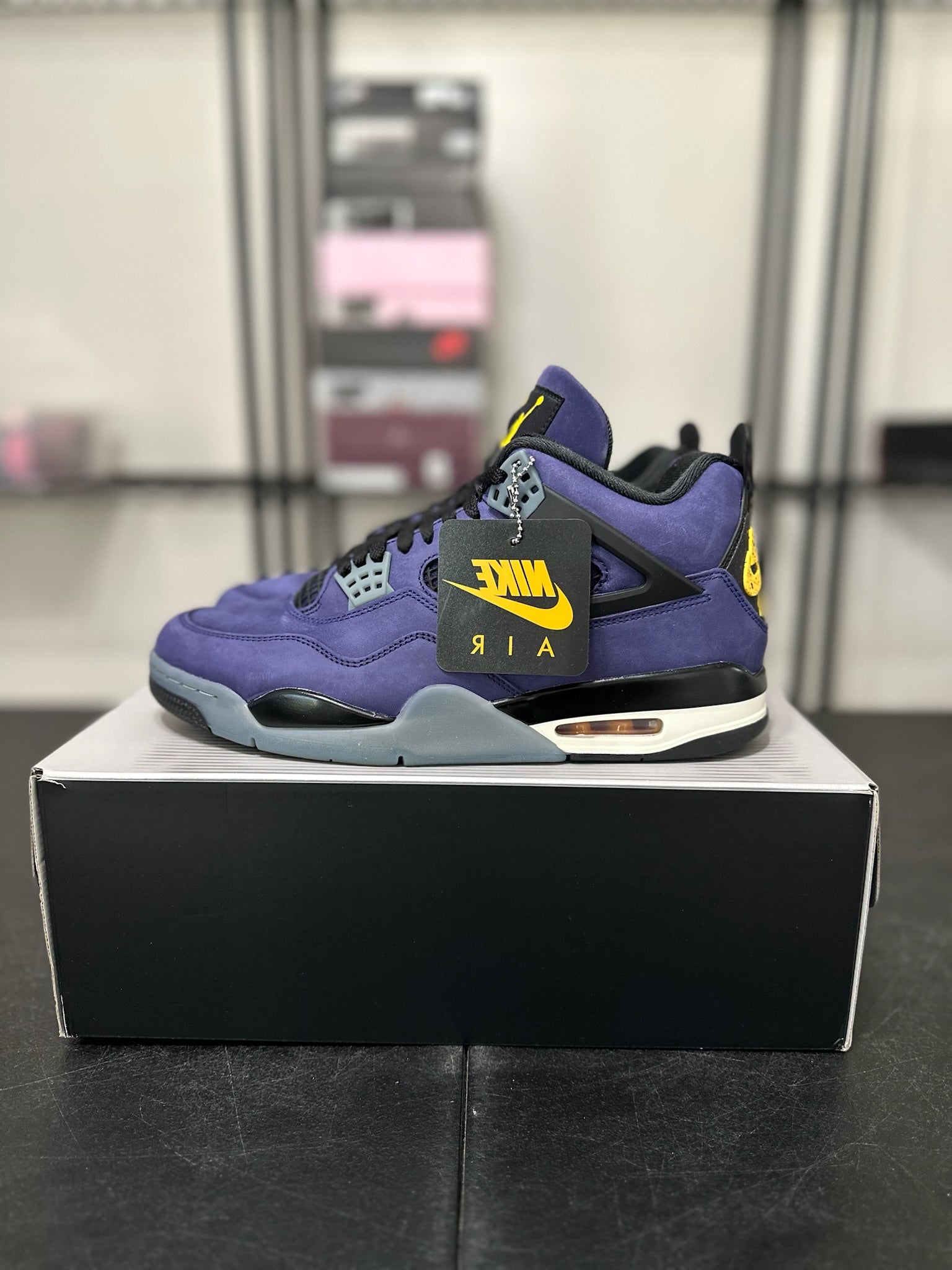 Size 11 - J4 Lakers