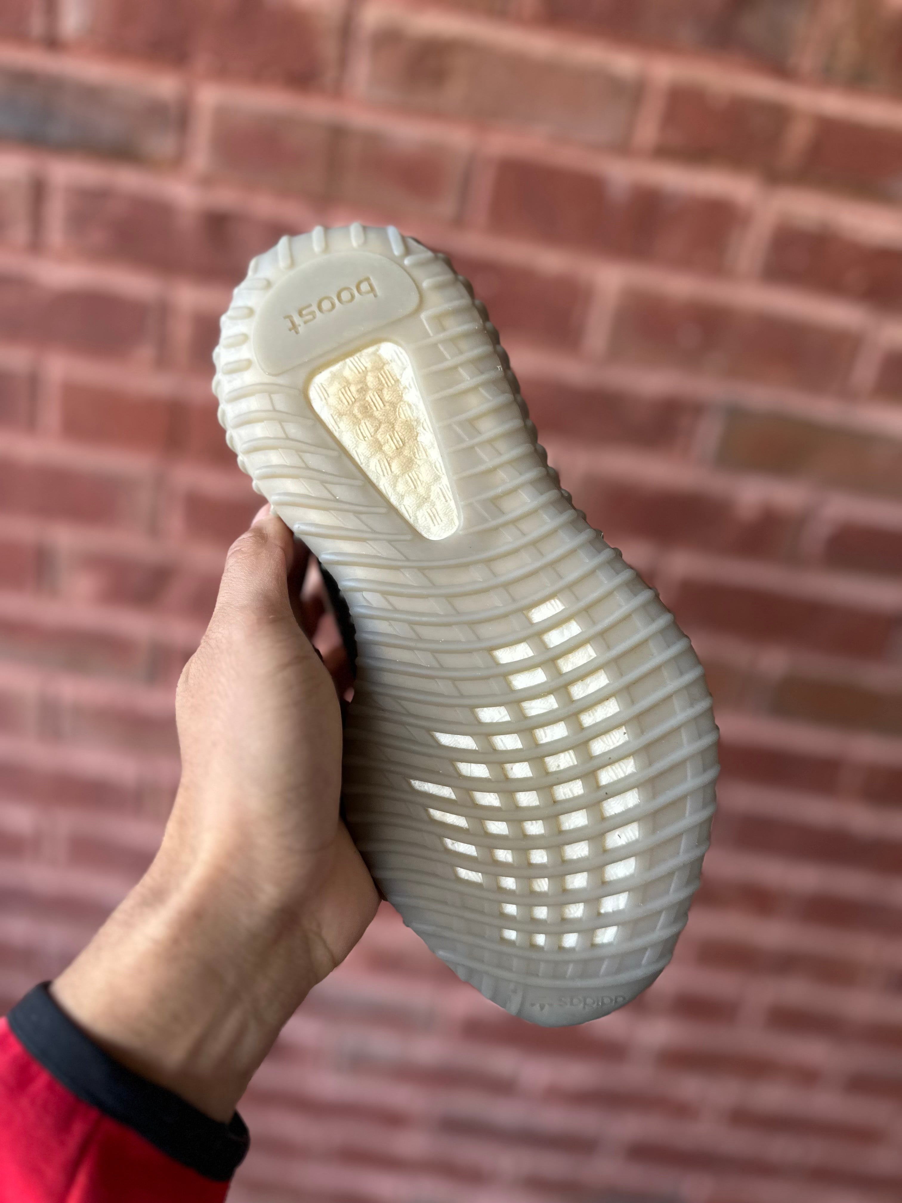 Size 5.5Y - YZY 350 beluga reflective