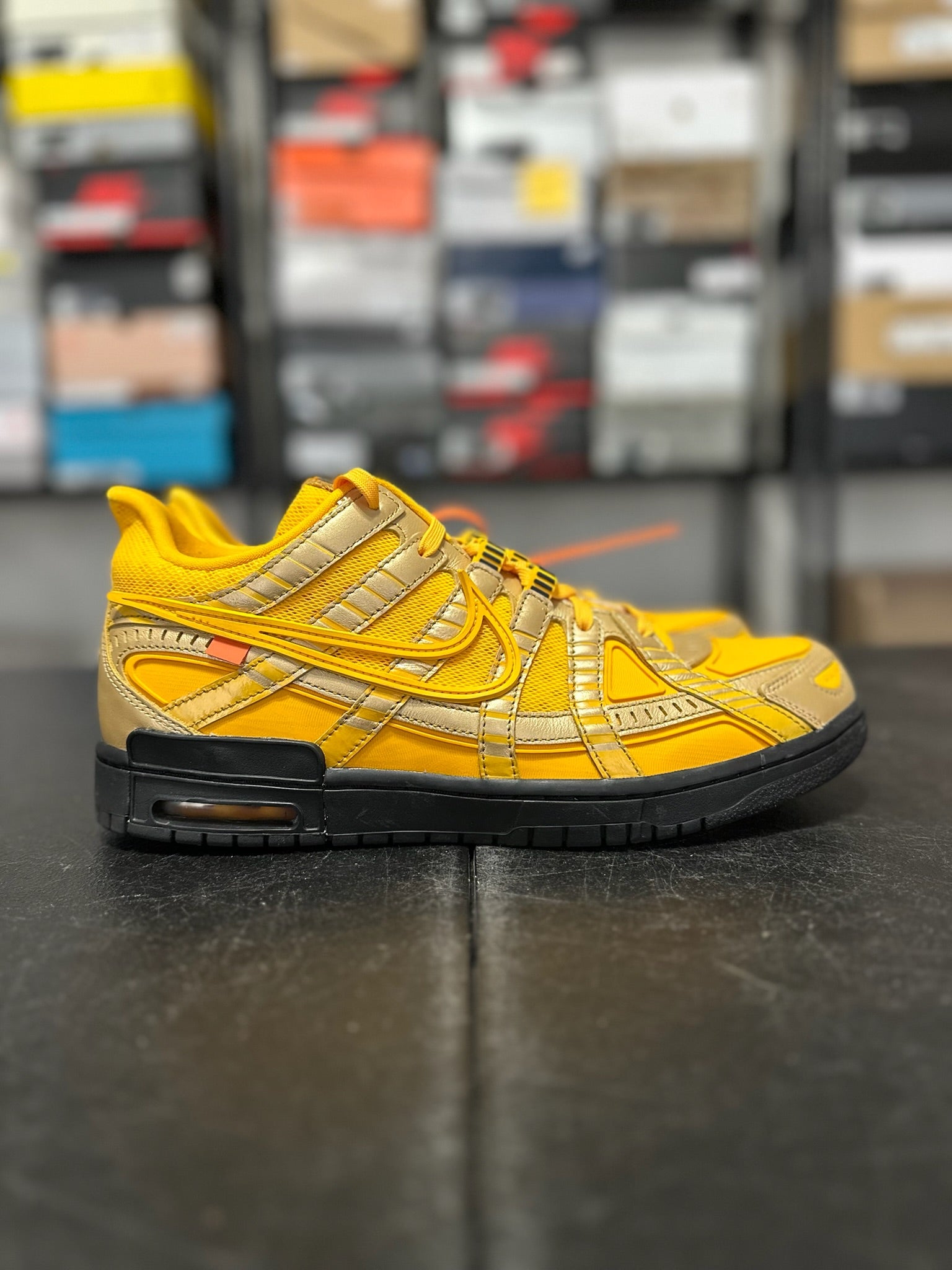 Size 12 - Air Rubber Dunk Off White University Gold