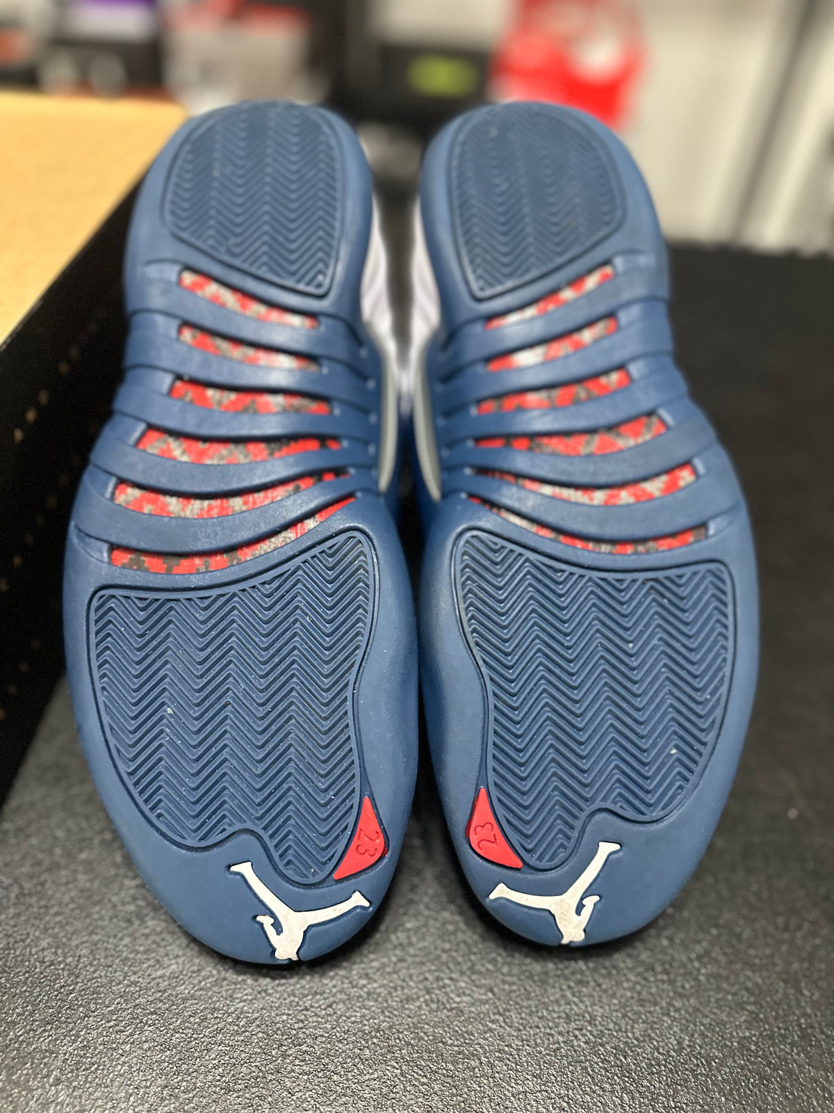 Size 11 - J12 French blue