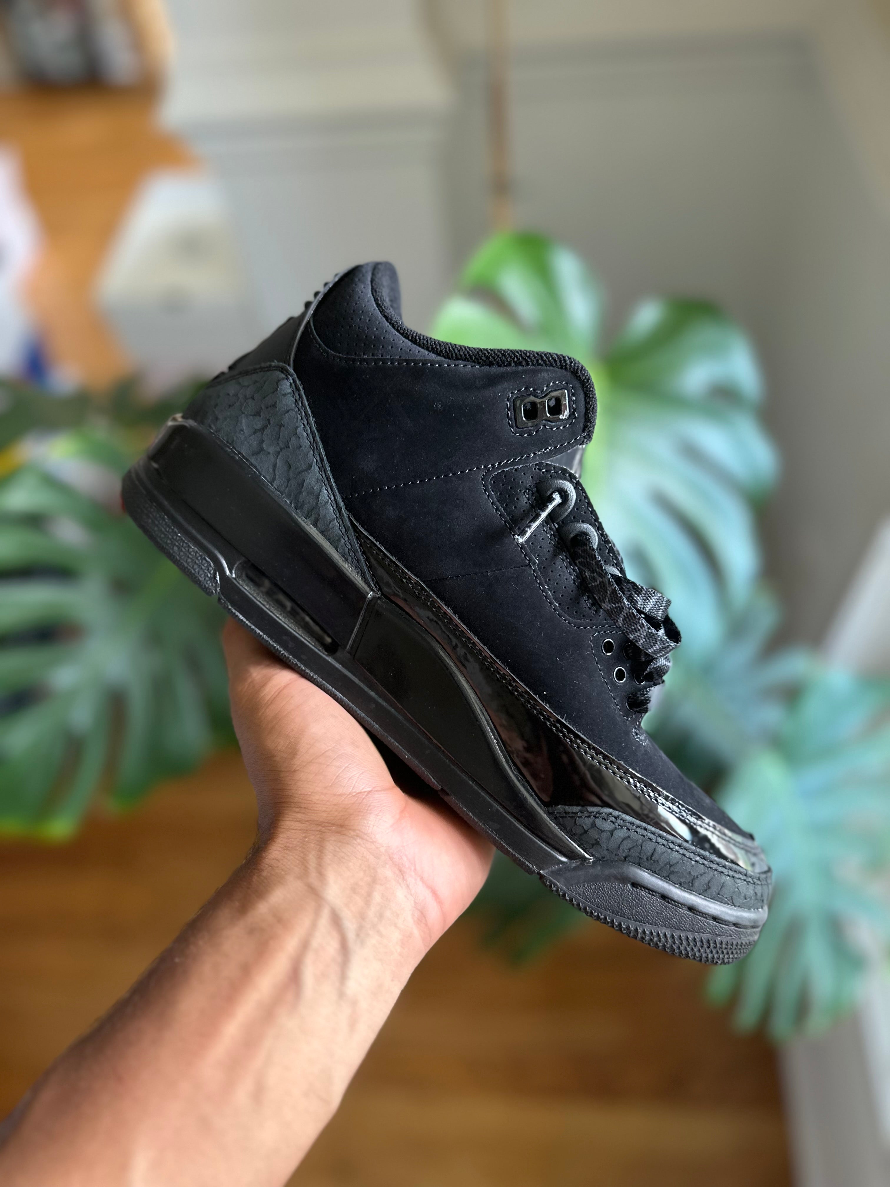 Size 8 - J3 black cat