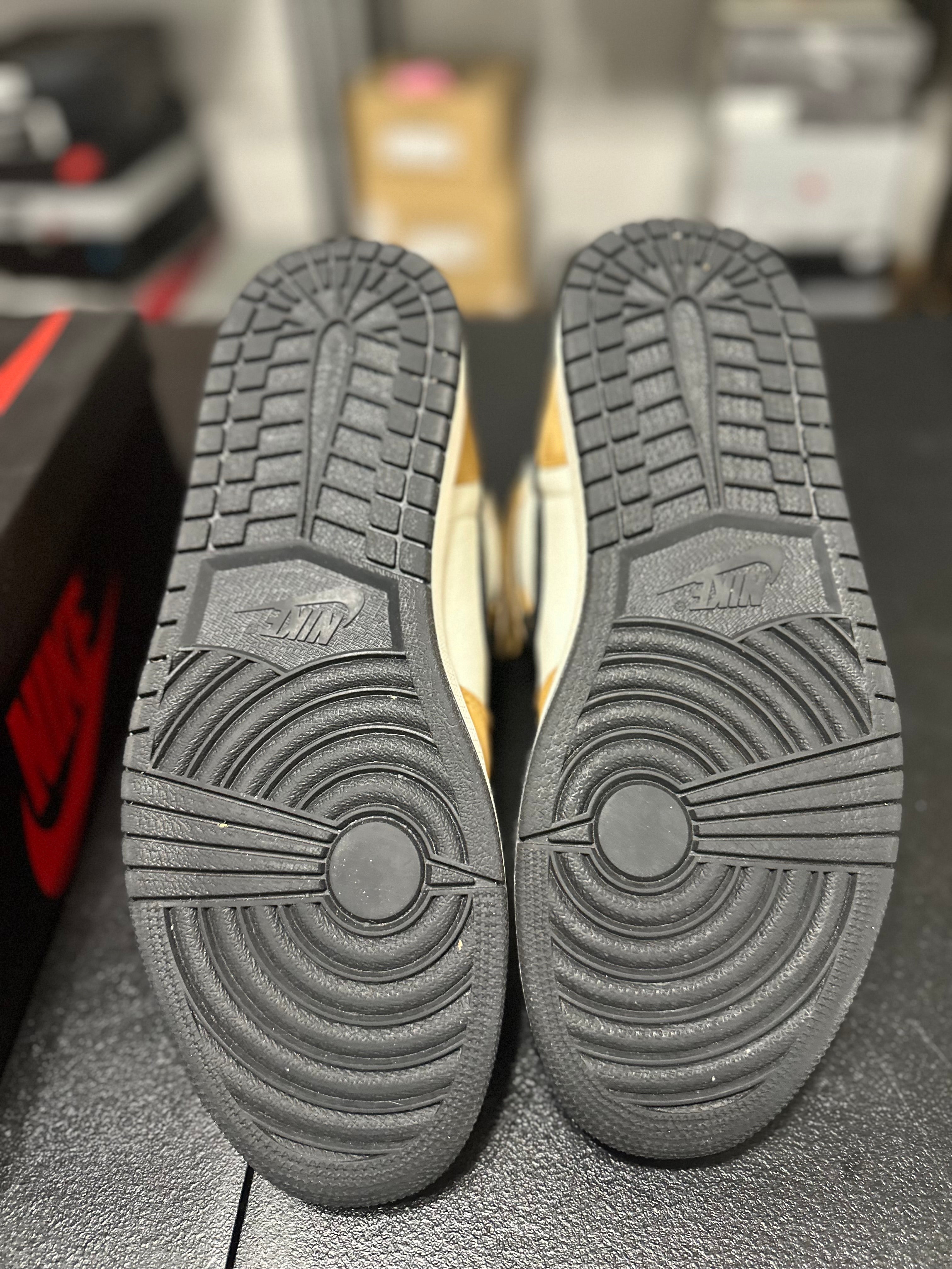 Size 10.5 - J1 rookie of the year