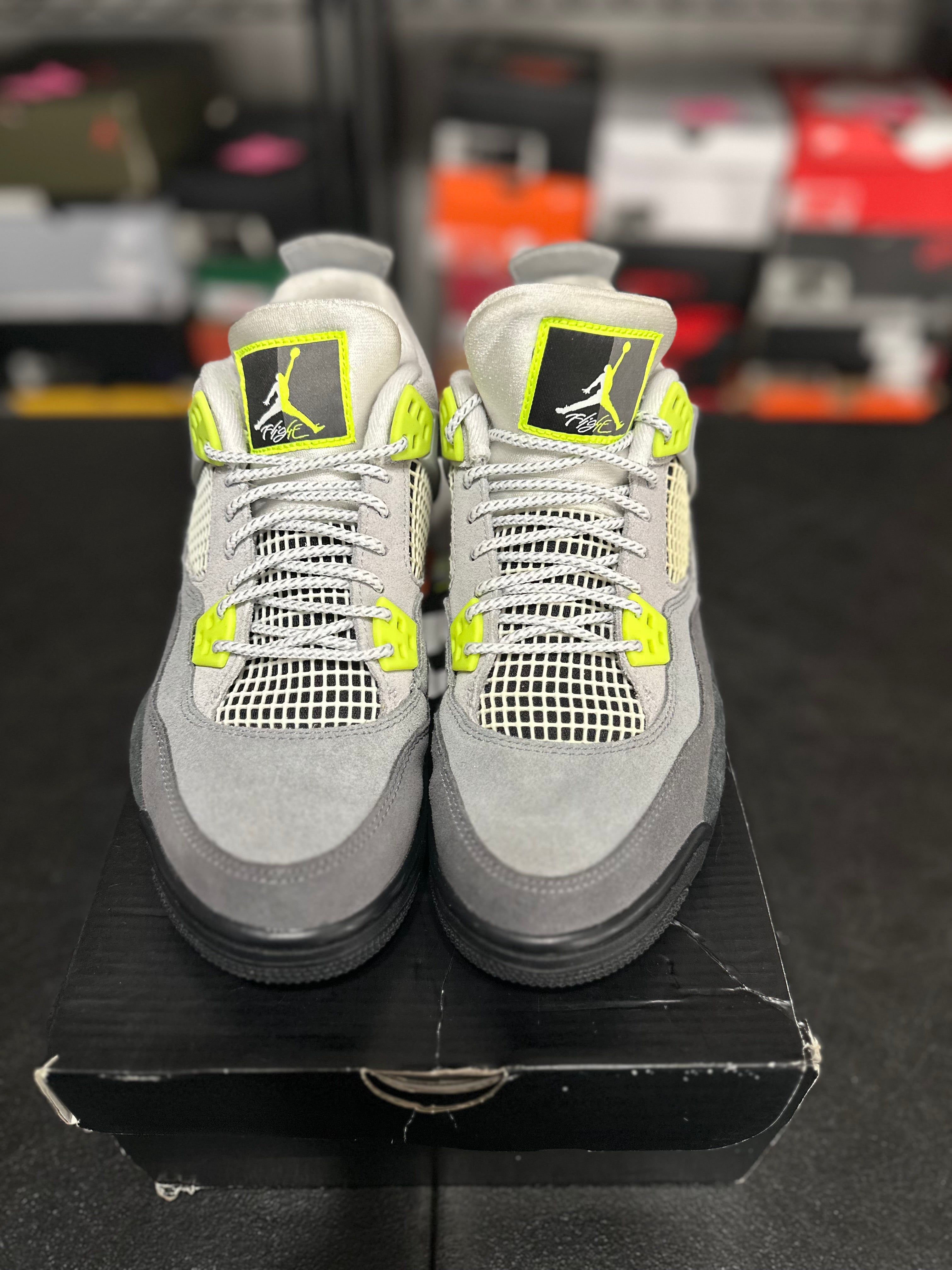 Size 7y - J4 neon