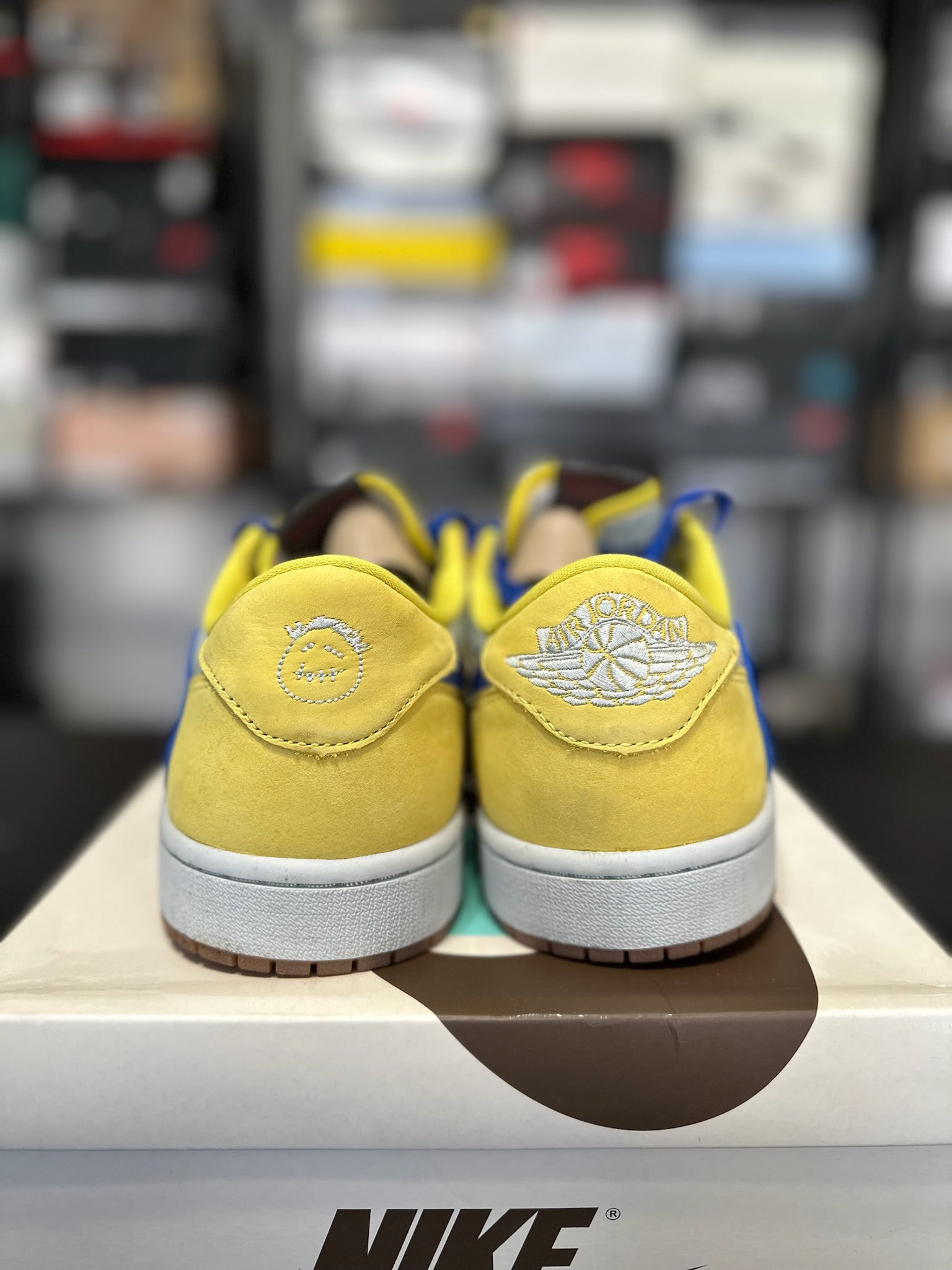 Size 11.5 - (13W) J1 Low Travis Scott Canary