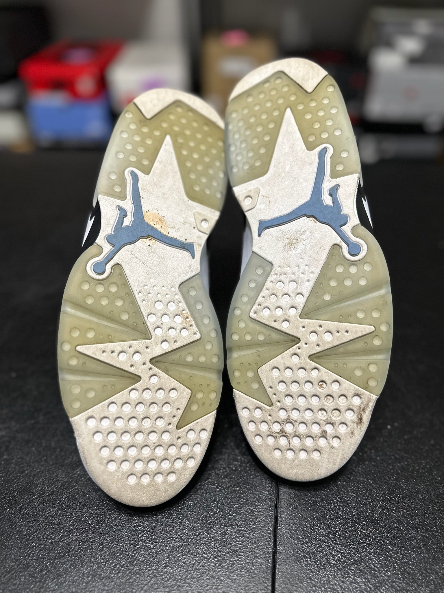 Size 9 - J6 UNC White