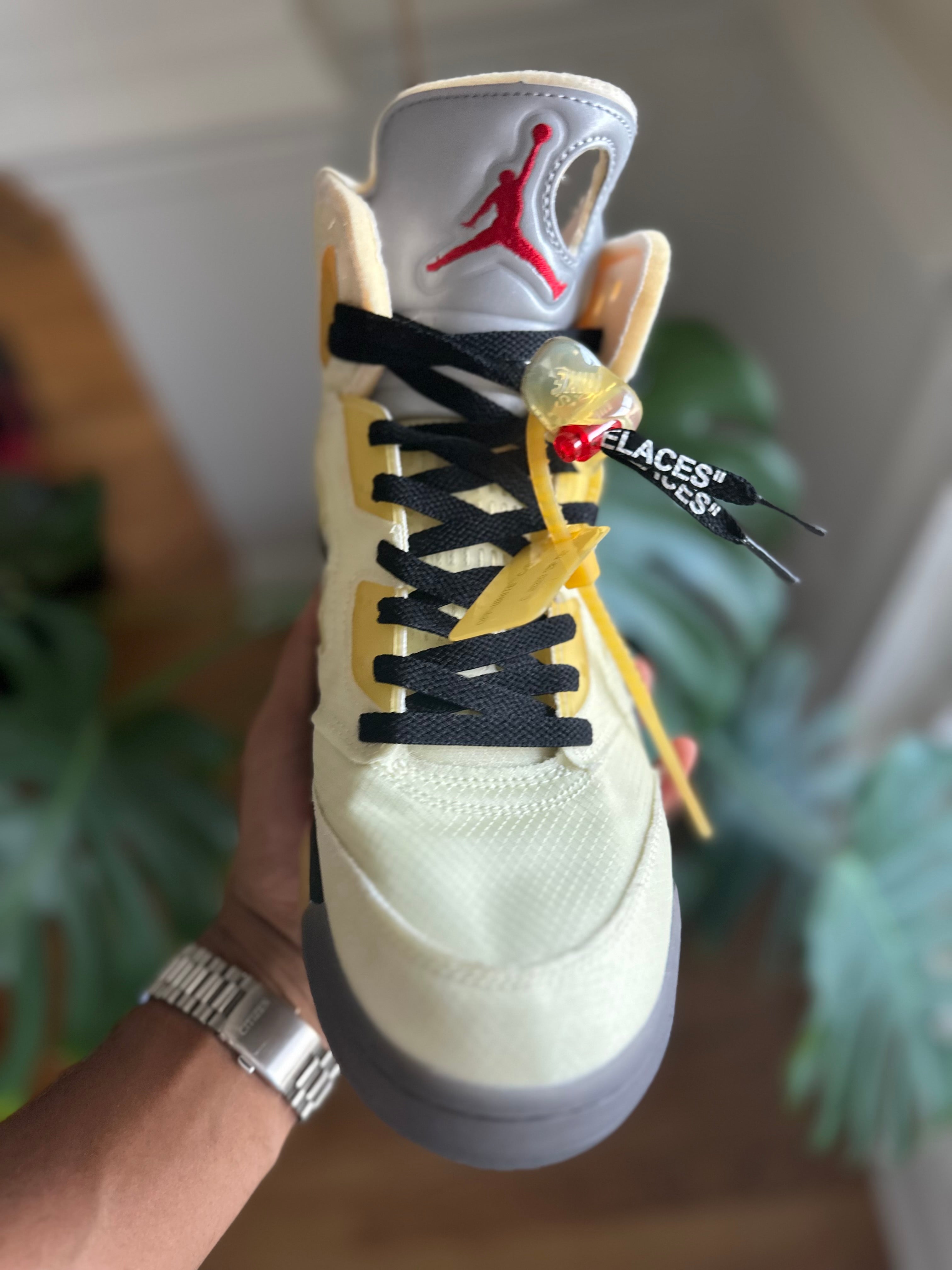Size 12 - J5 off white sail