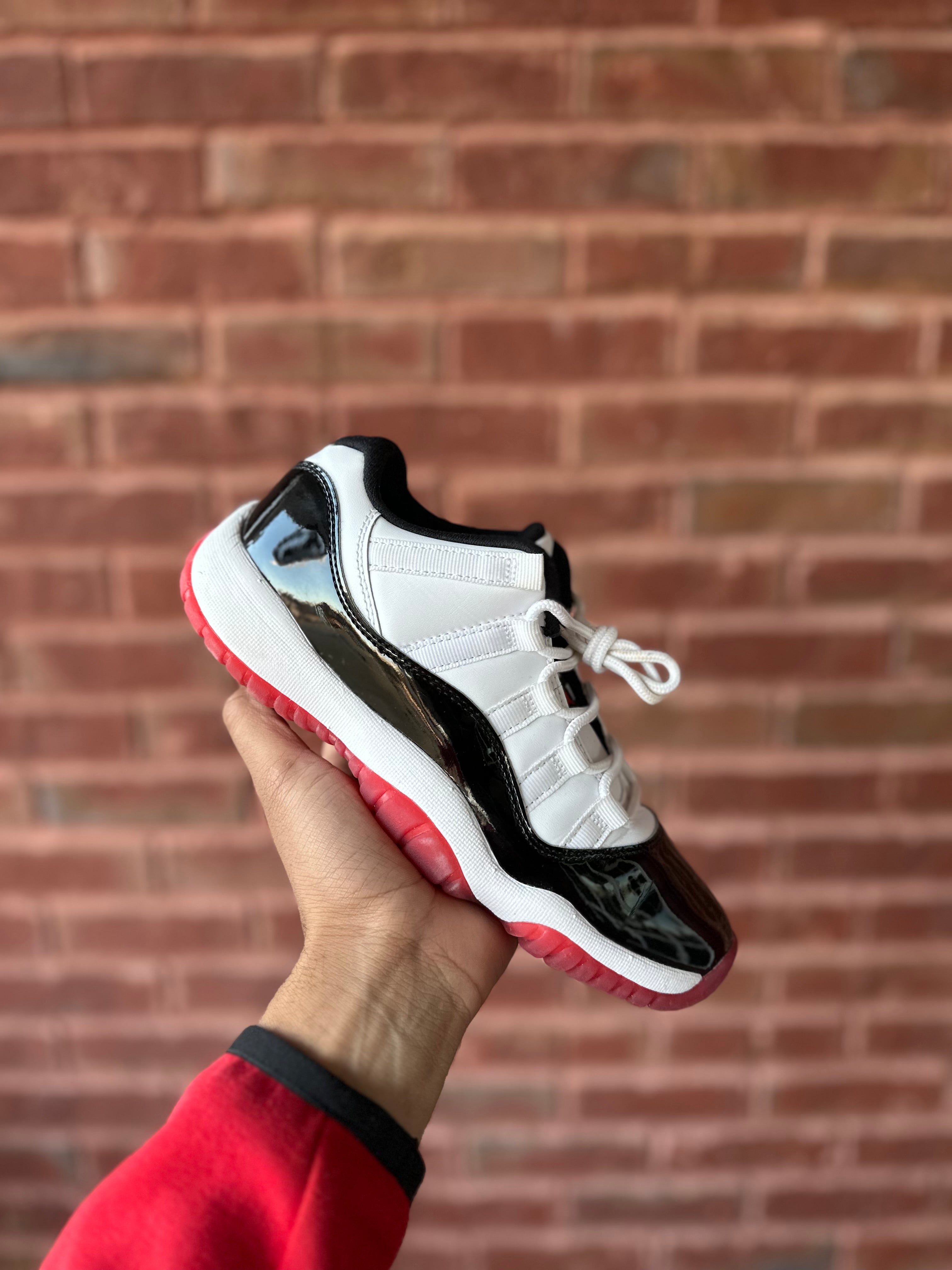 Size 5y - j11 low concord bred gs