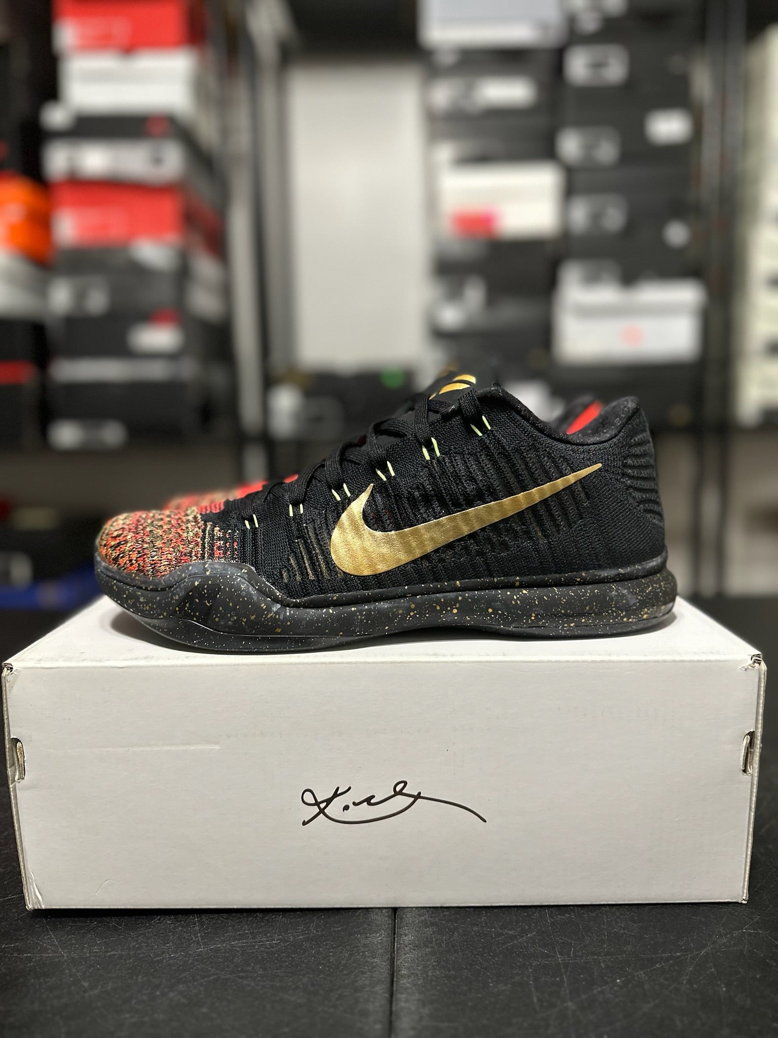 Size 10.5 - Kobe 10 Elite Christmas