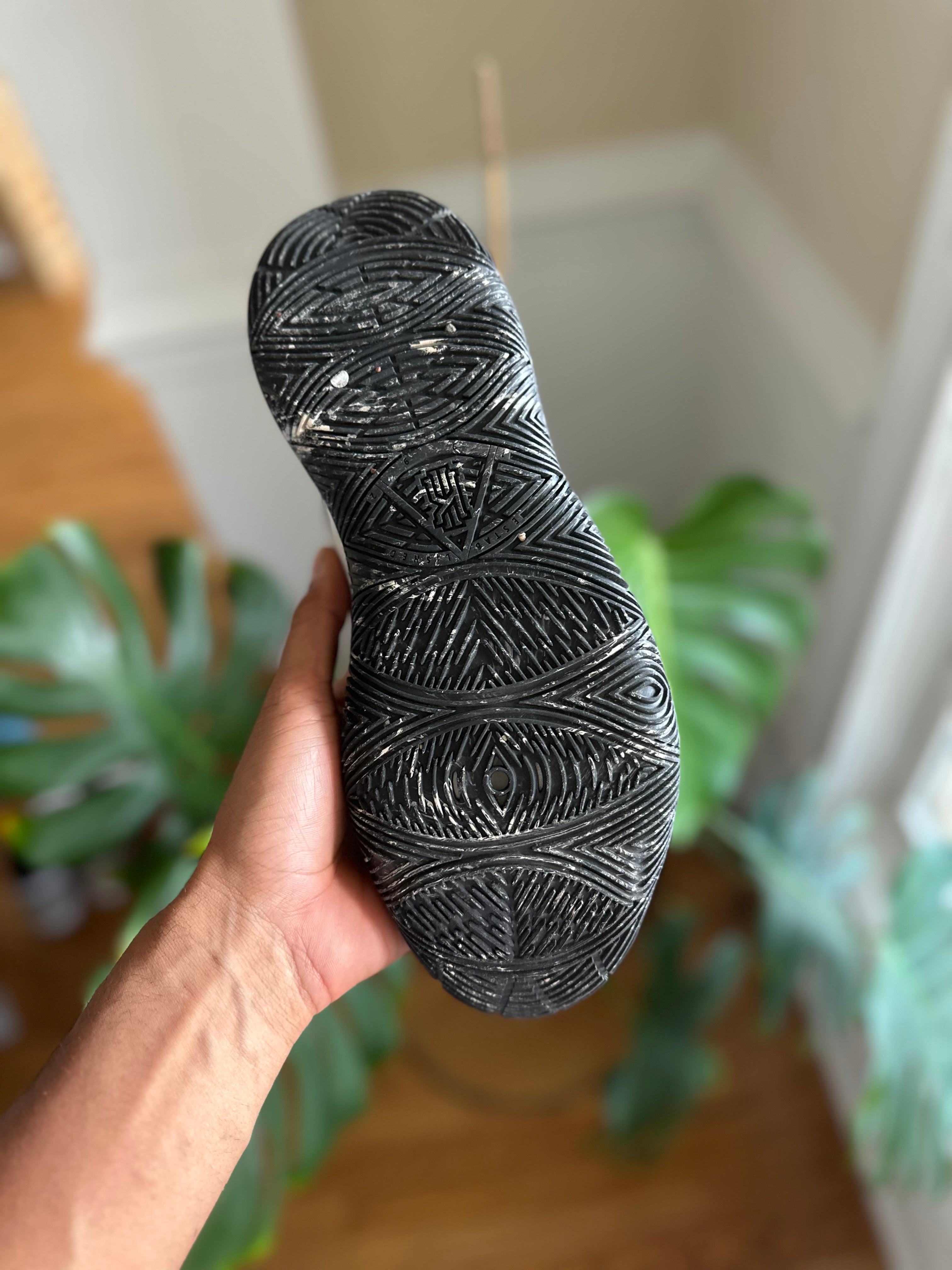 Size 9 - Kyrie 5 Oreo