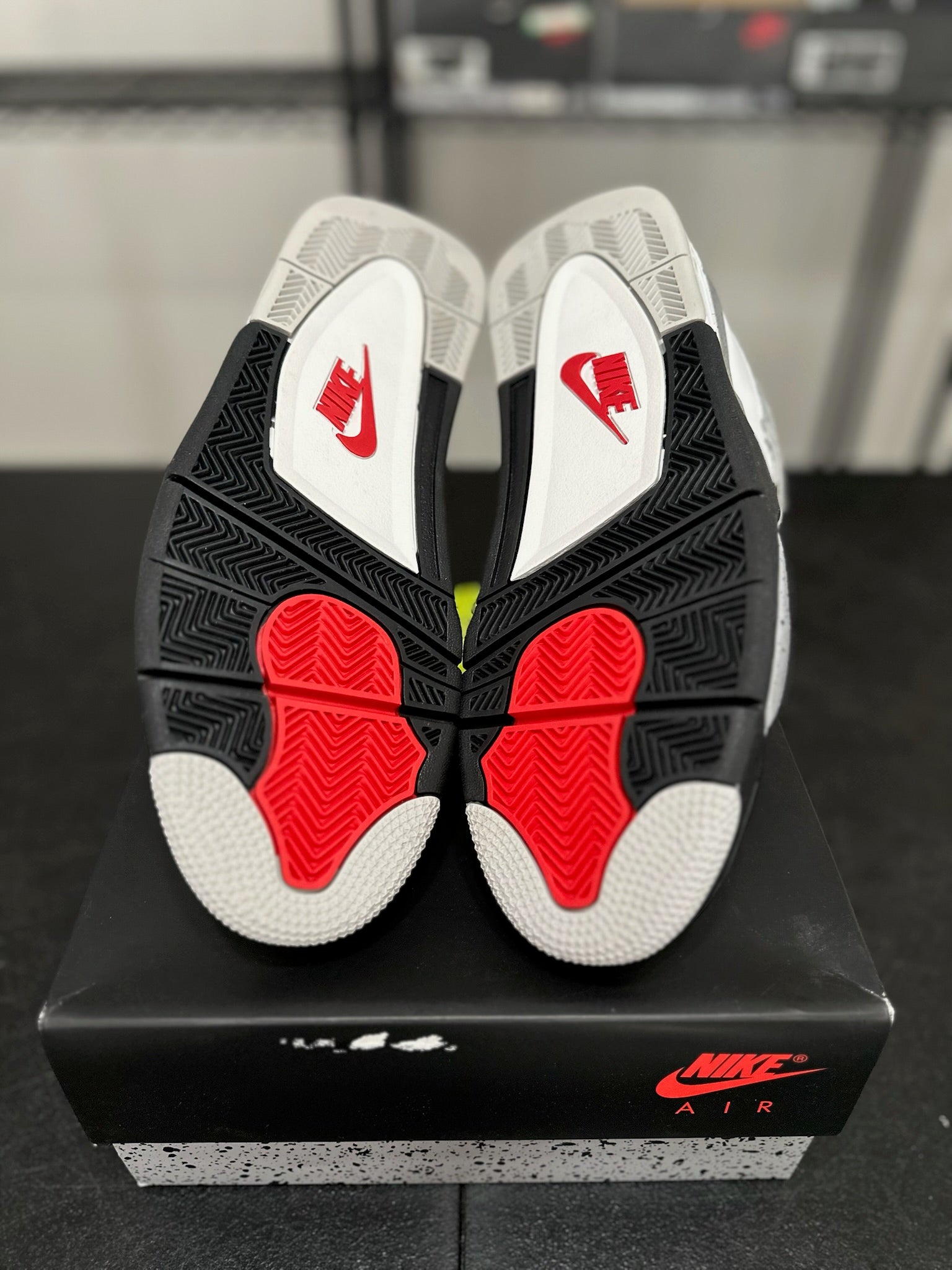 Size 11 - J4 White Cement DS