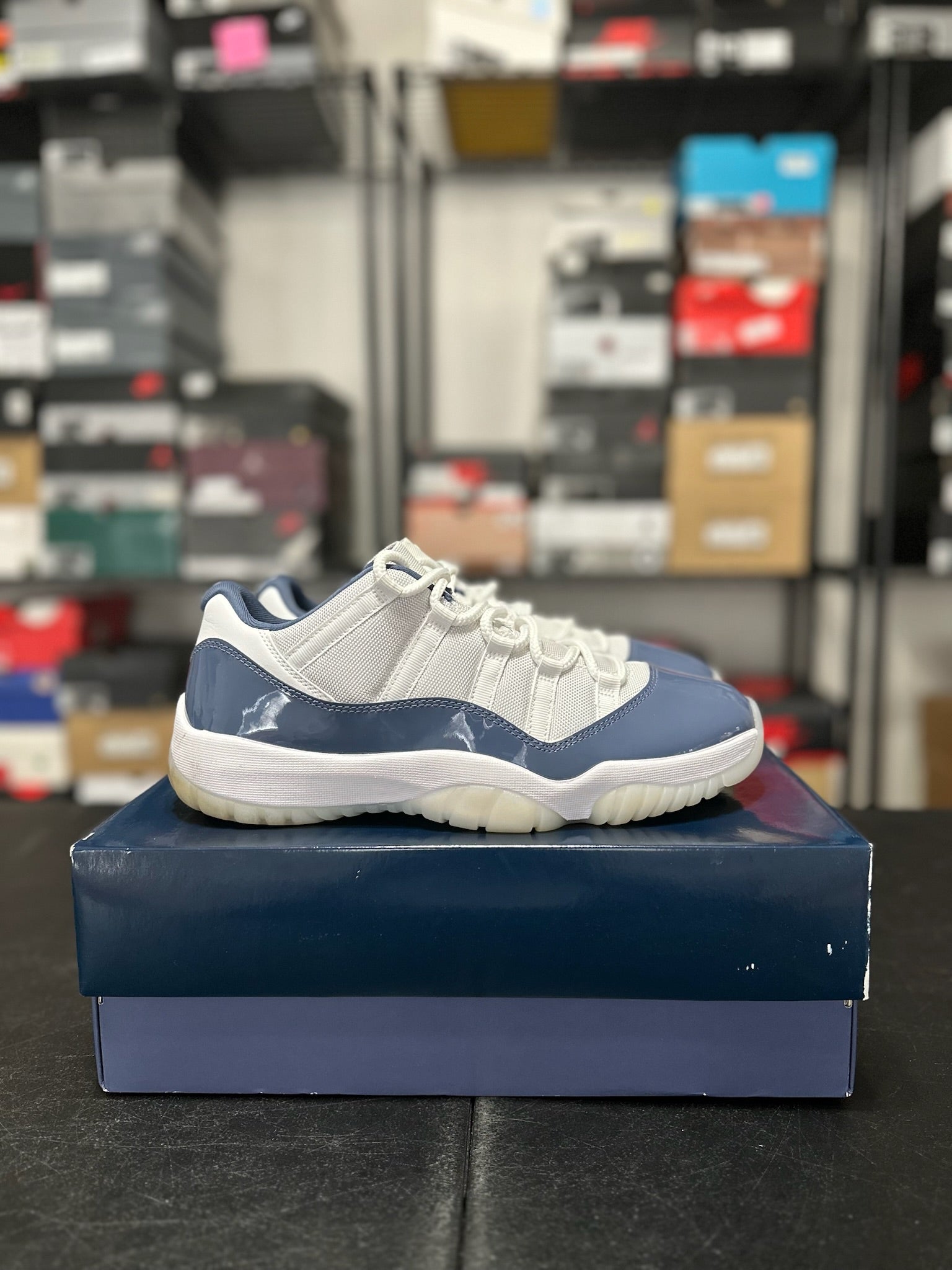 Size 11.5 - J11 Low Diffused Blue