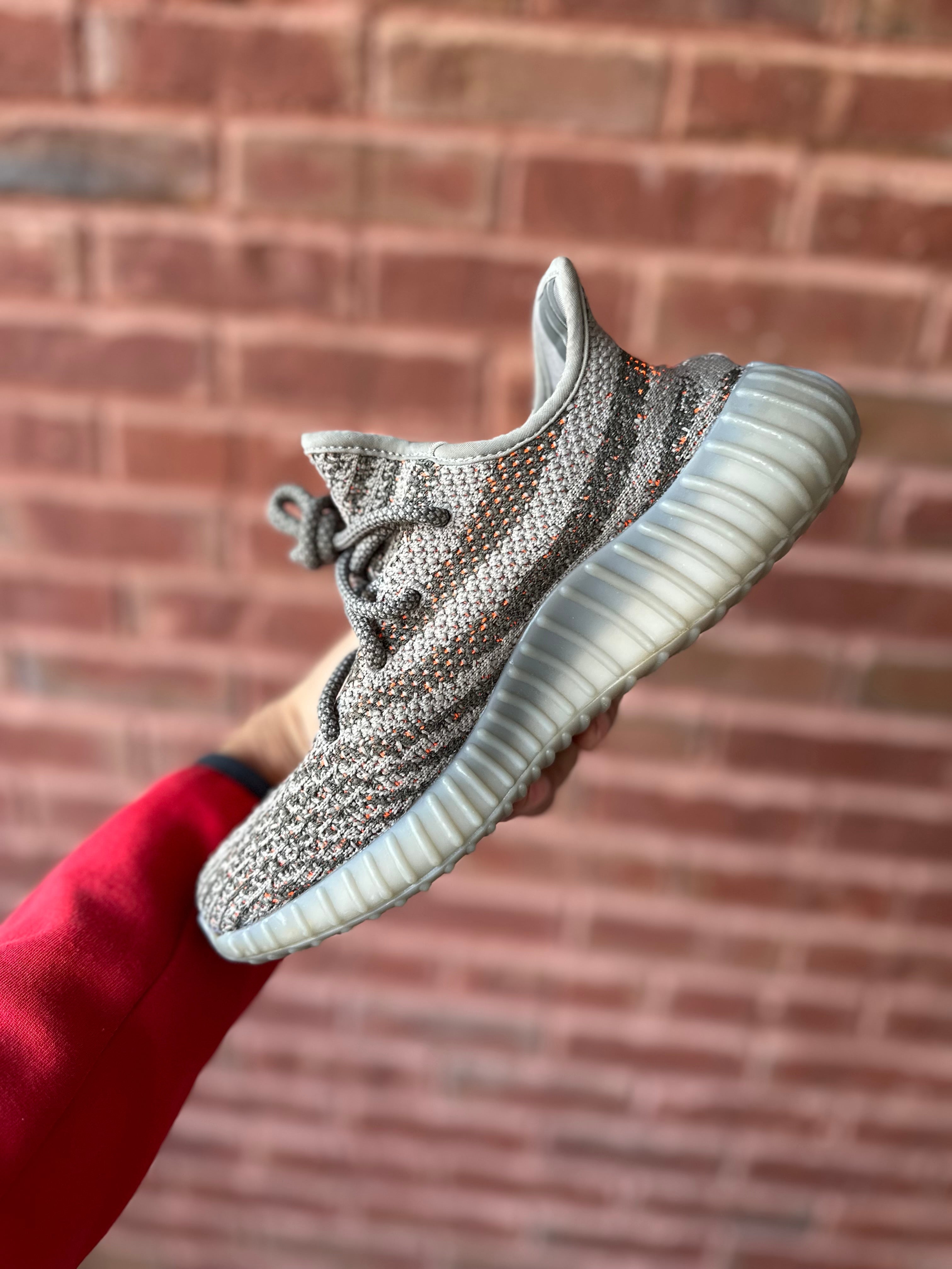 Size 5.5Y - YZY 350 beluga reflective