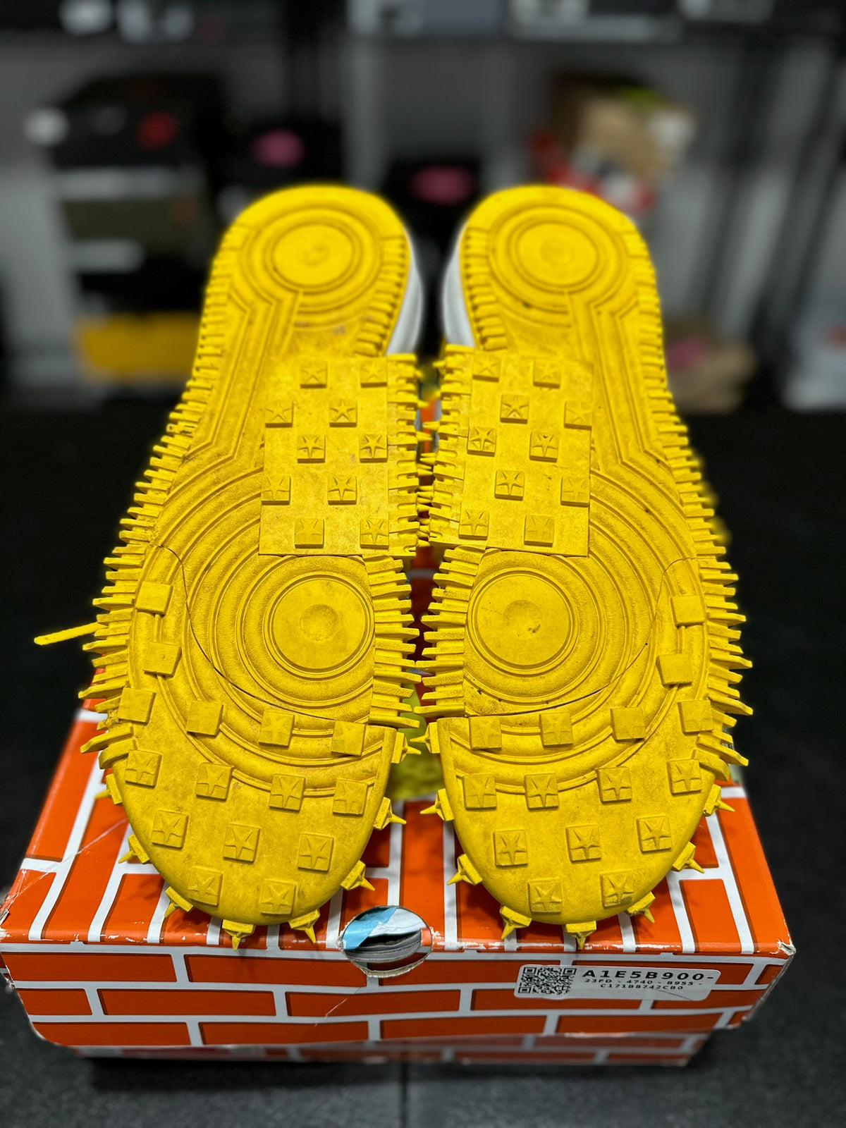 Size 11 - AF 1 Mid Off White Varsity Maize