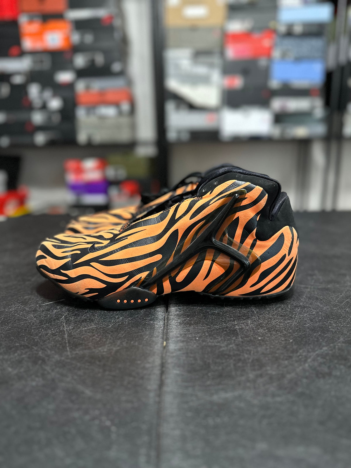 Size 13 - zoom hyperflight tiger