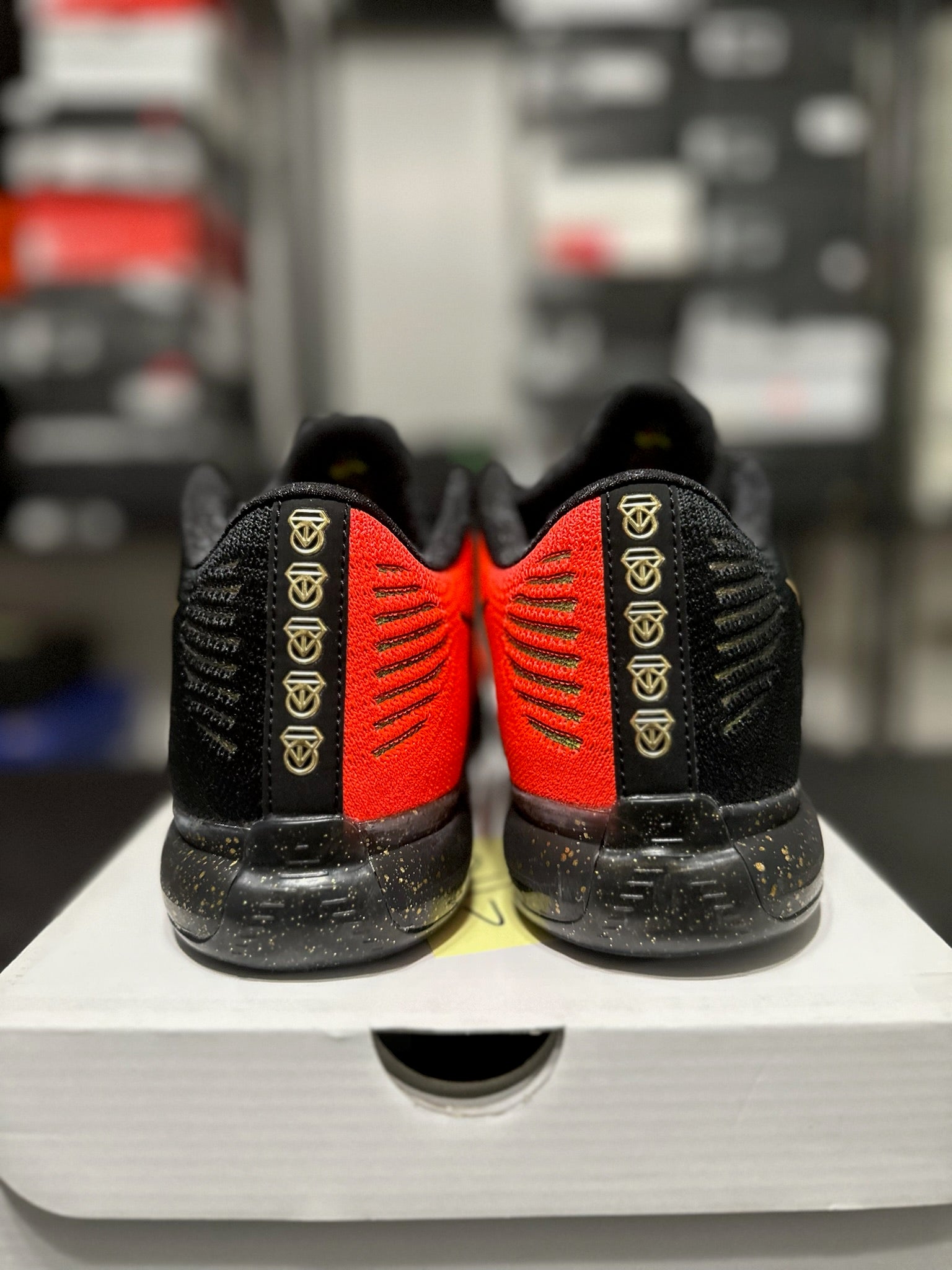 Size 10.5 - Kobe 10 Elite Christmas