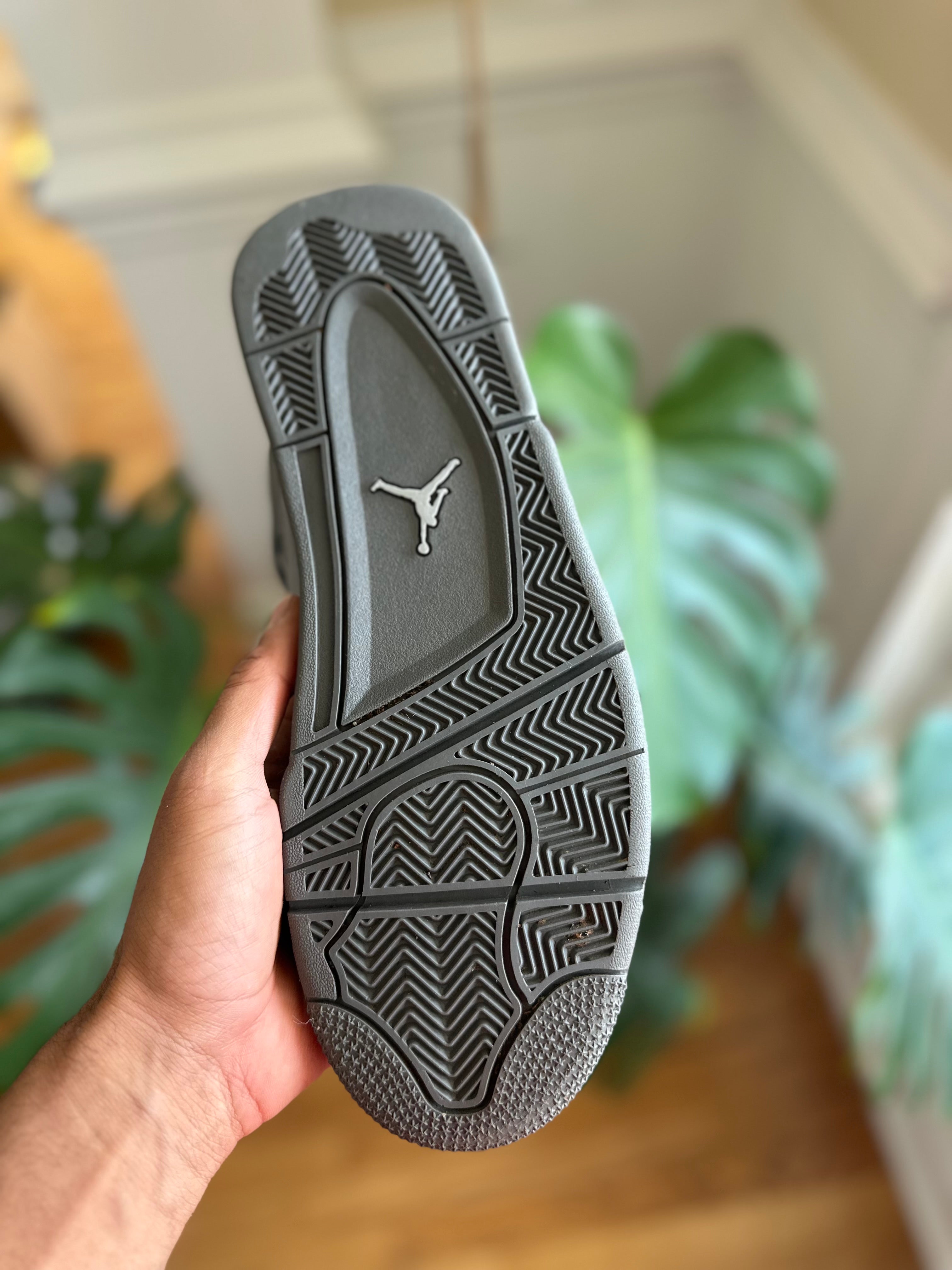 Size 10.5 - J4 wet cement