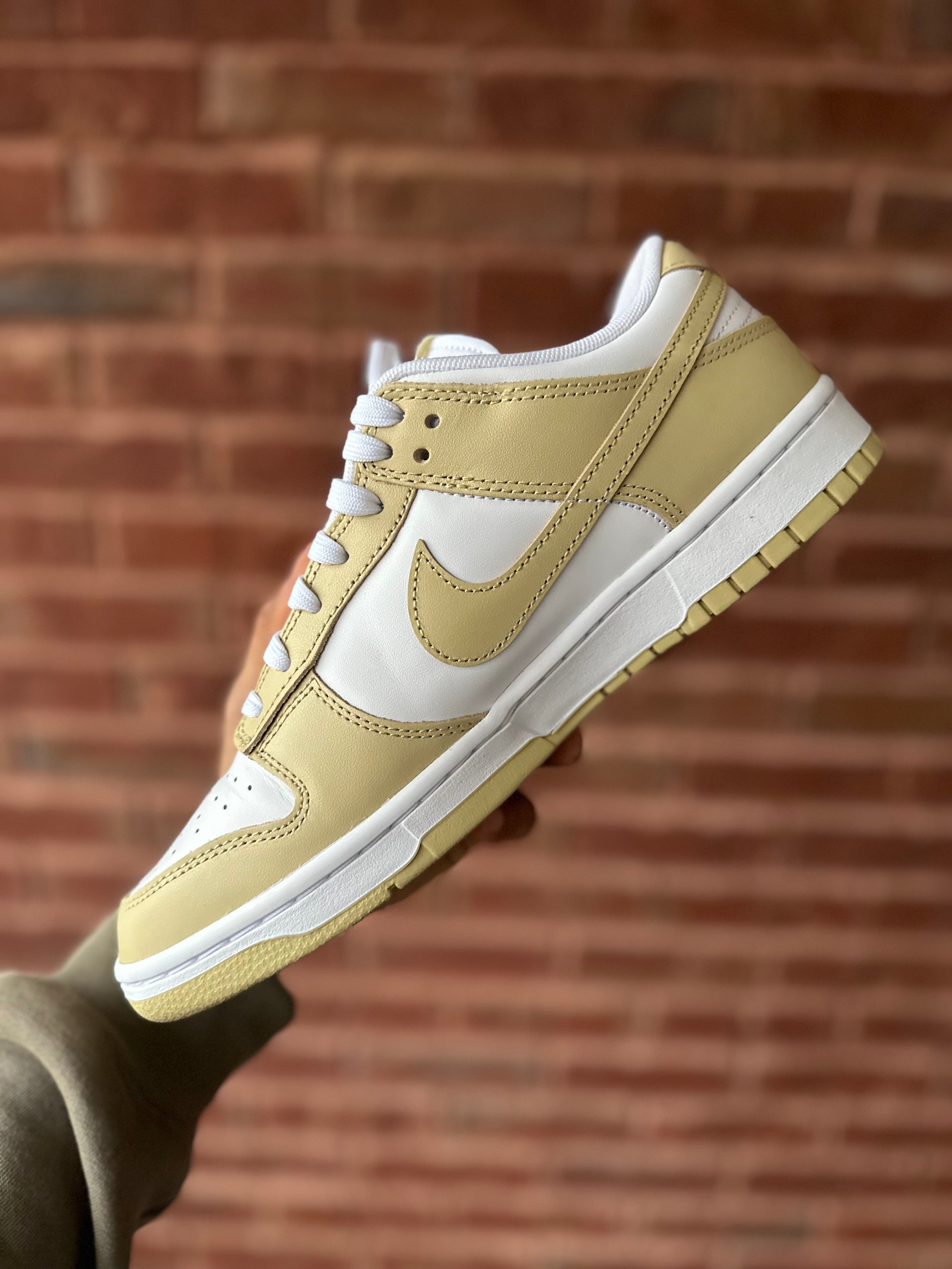 Size 9 - Dunk low team gold