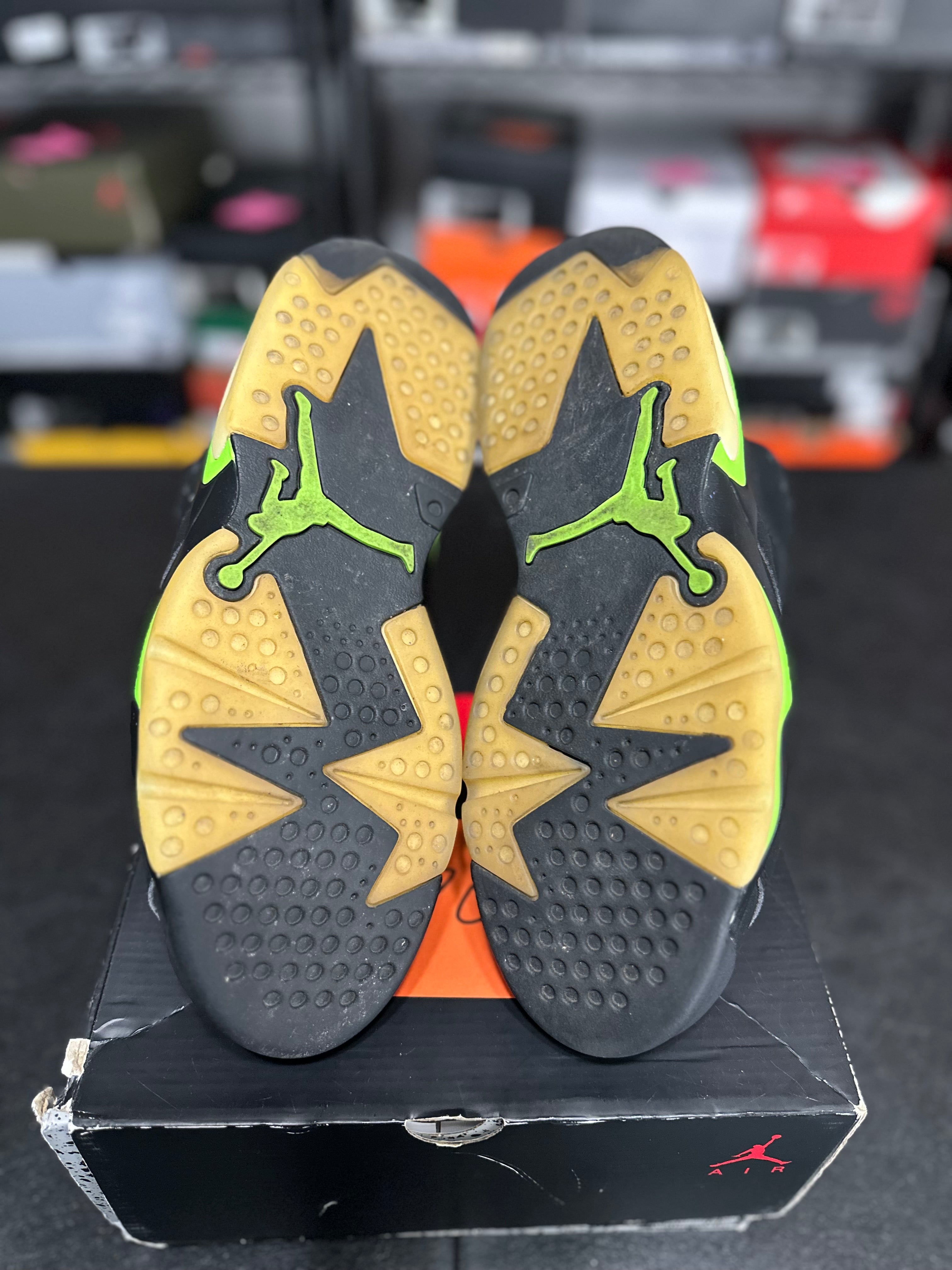 Size 9 - J6 electric green