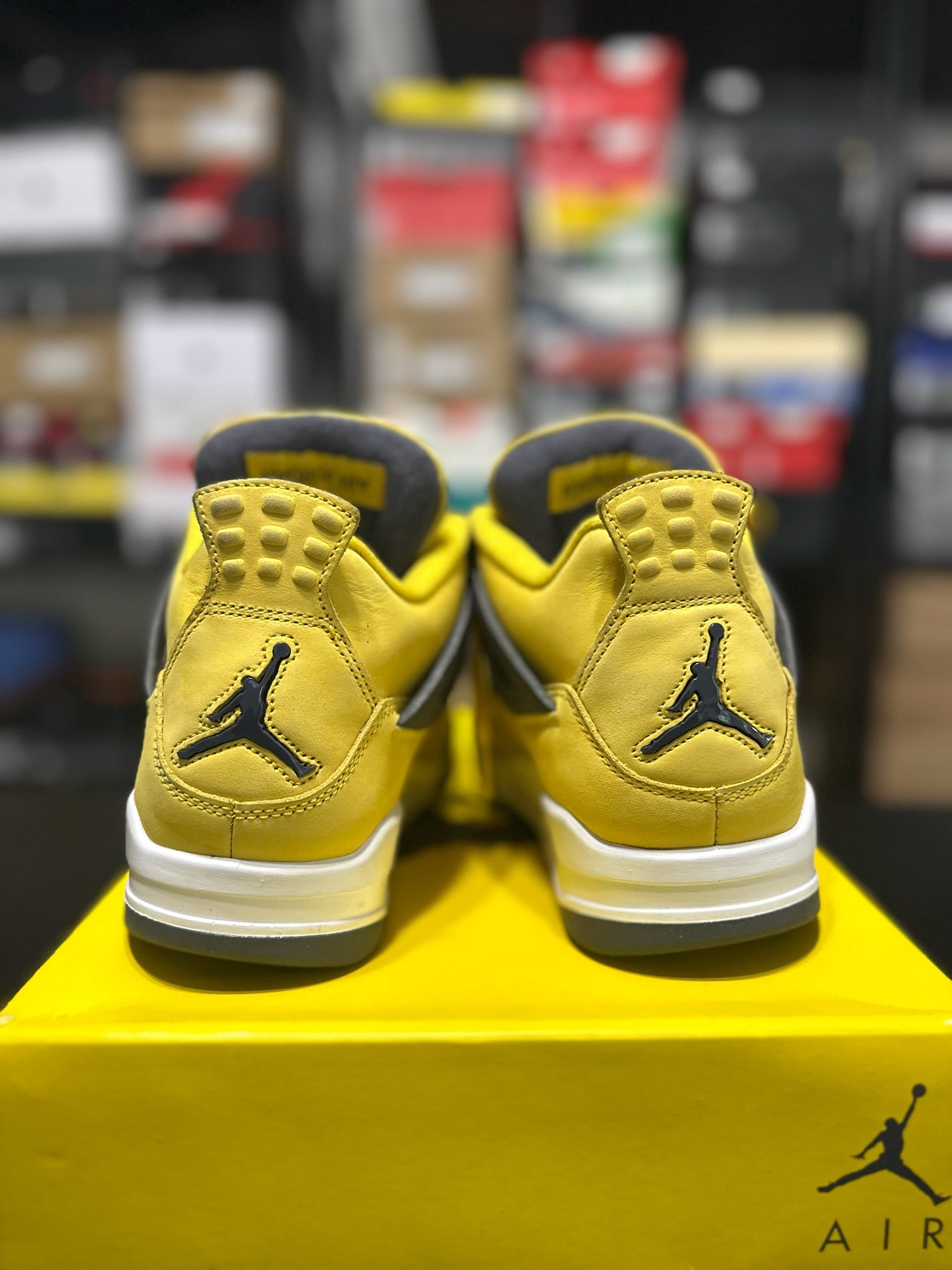 Size 8 - J4 Lightning