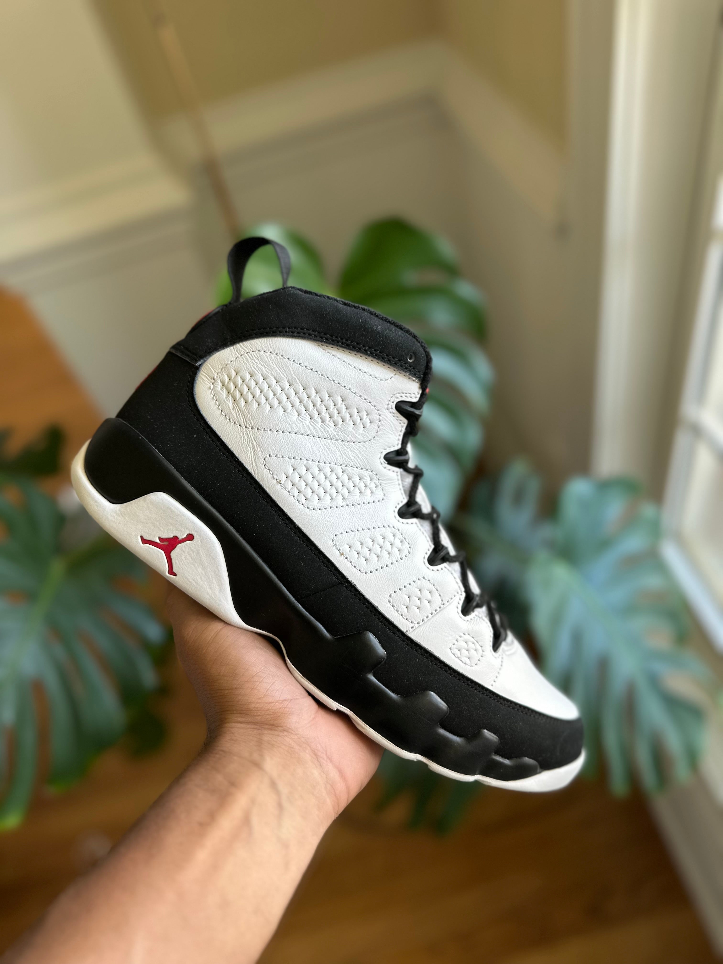 Size 11 - J9 space jam