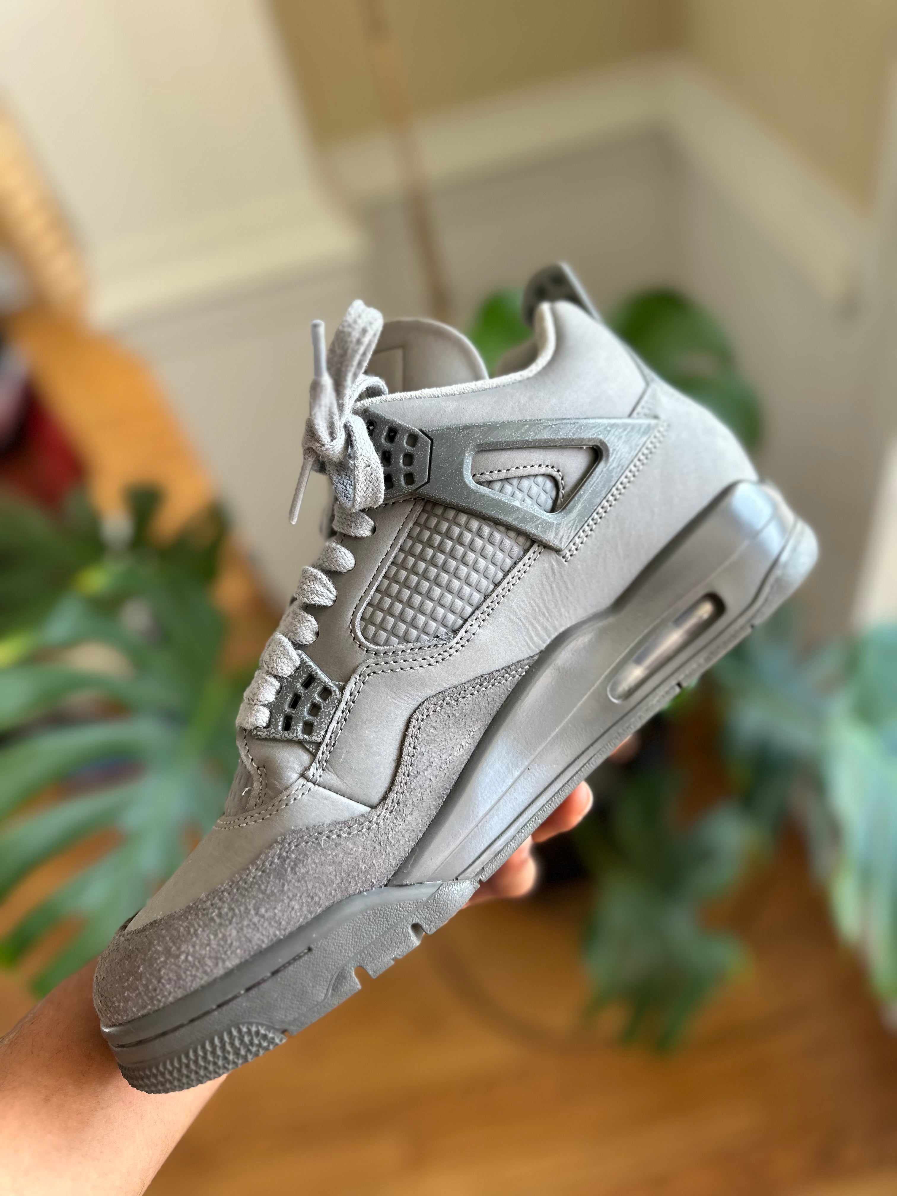 Size 10 - J4 wet cement