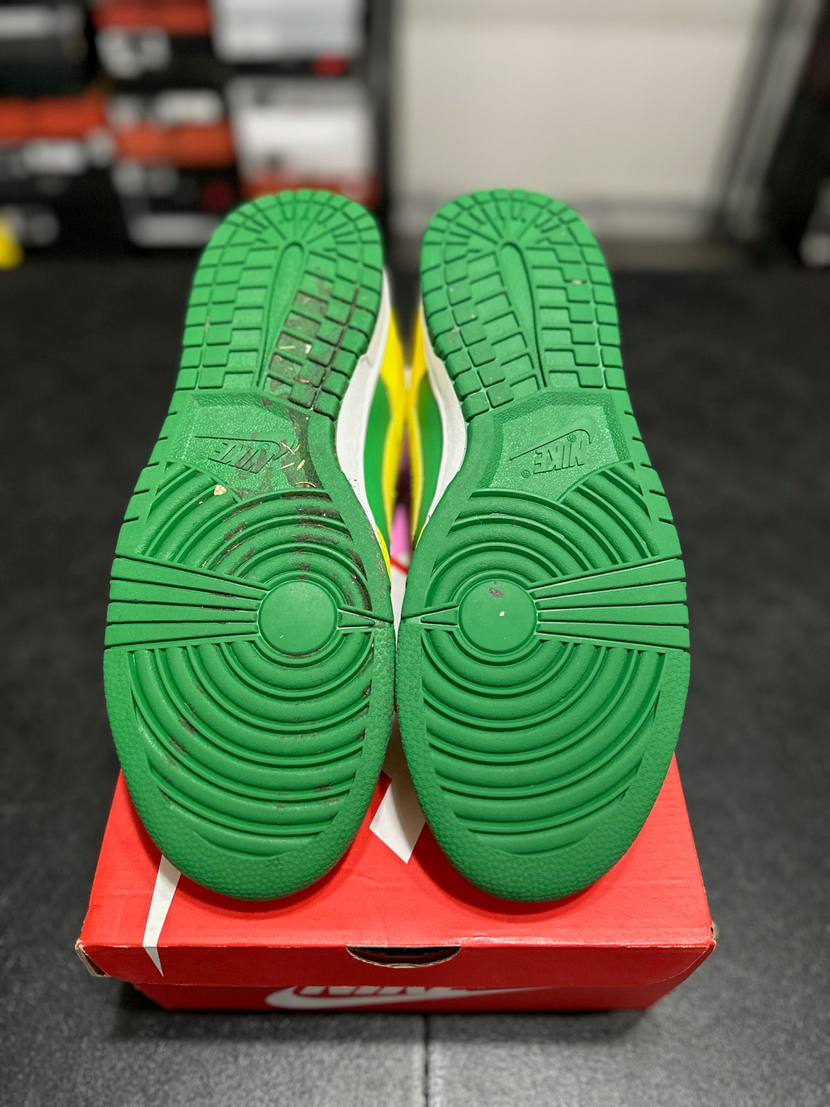 Size 10.5 - dunk low reverse Brazil