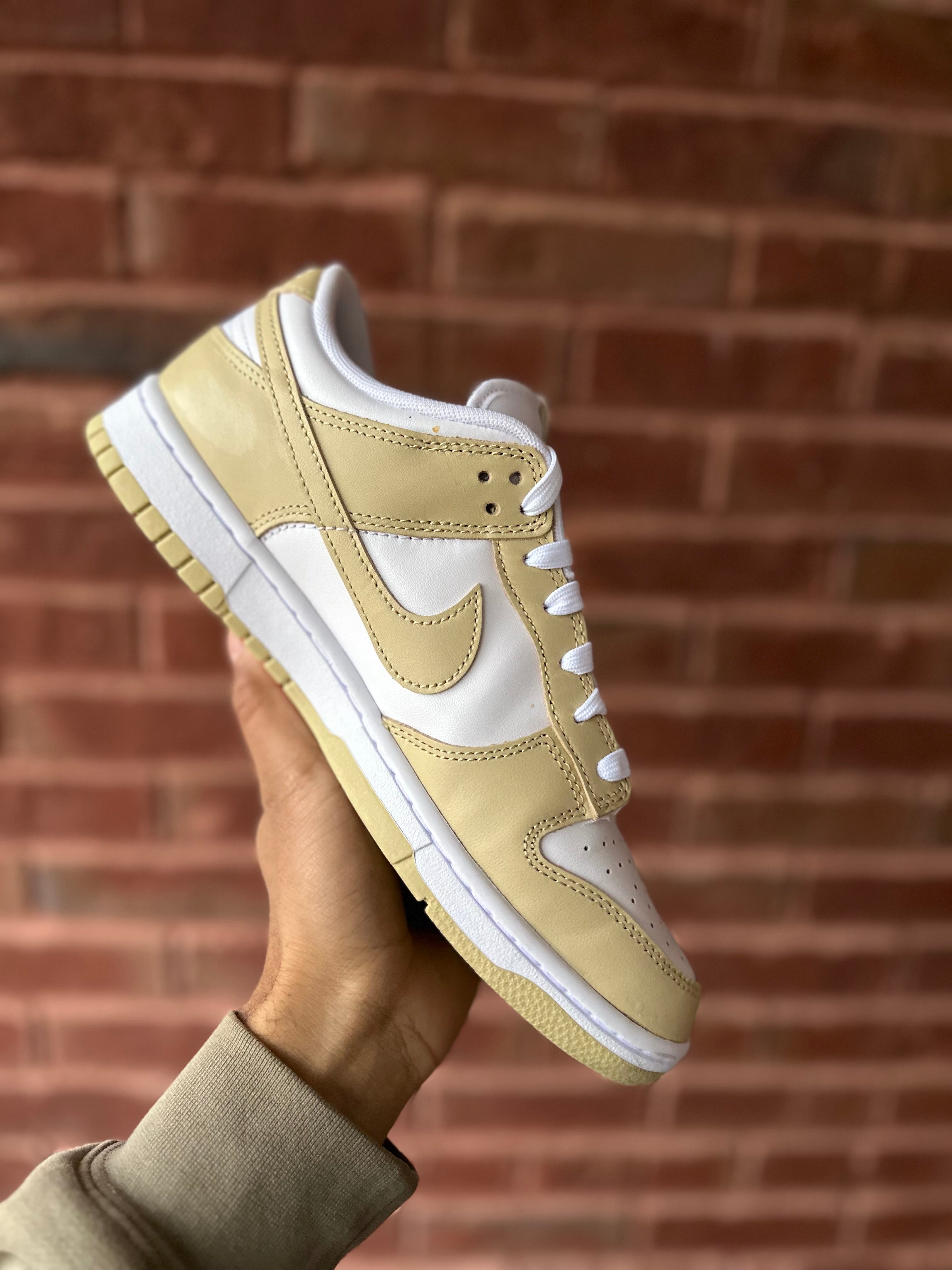 Size 9 - Dunk low team gold