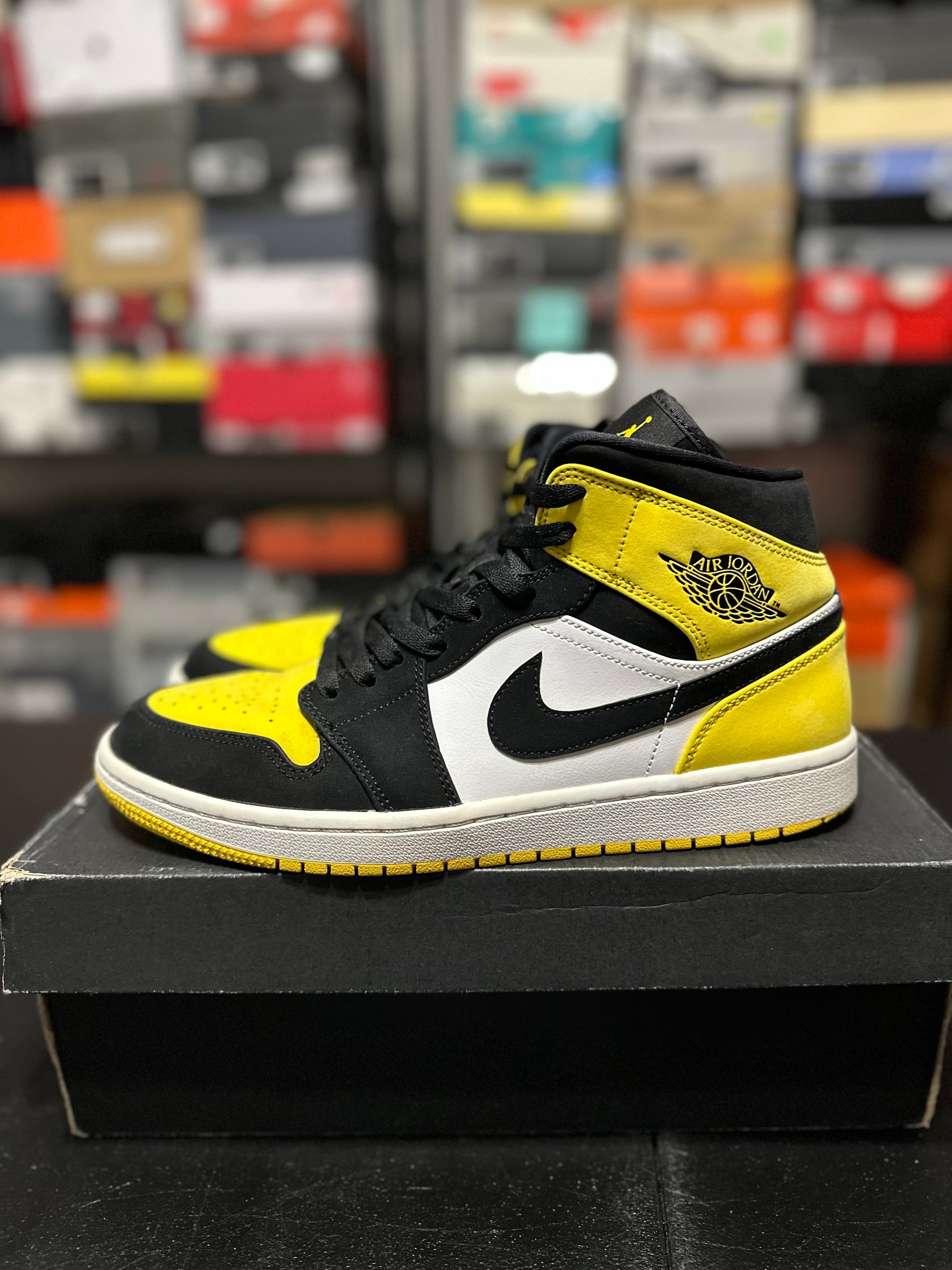 Size 10.5 - J1 mid black yellow white