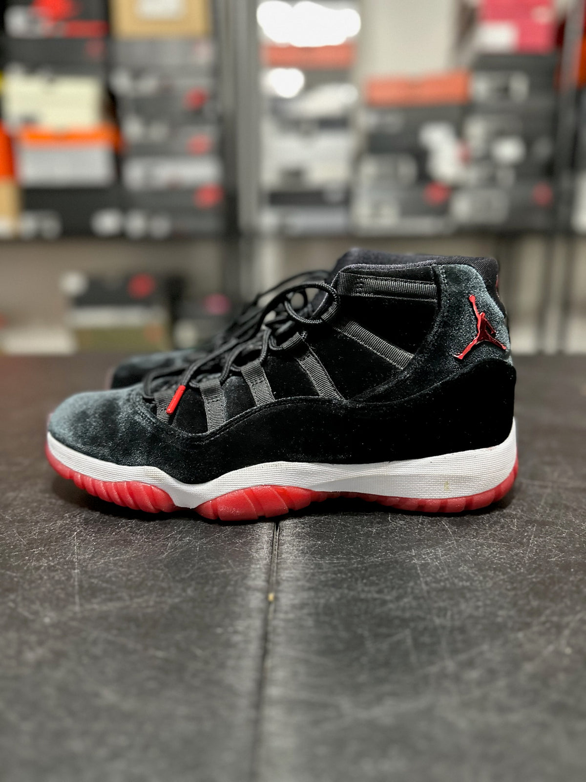 Size 10 - (11.5W) j11 bred velvet