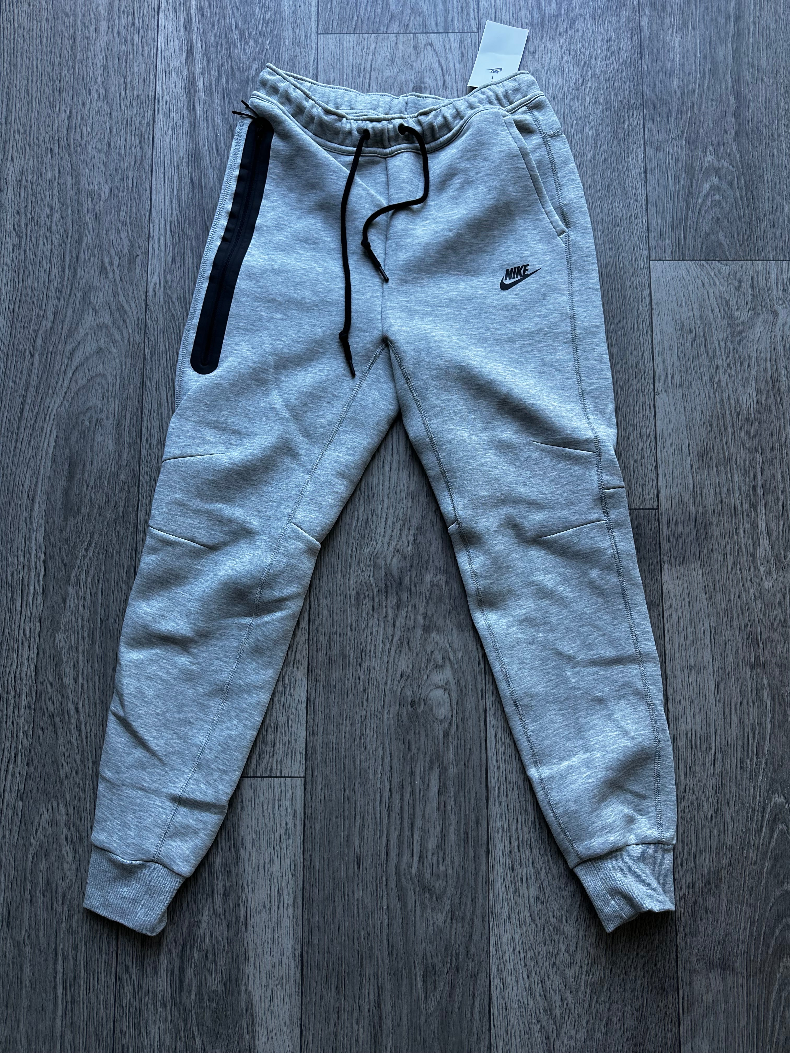 SIZE S - Tech Fleece