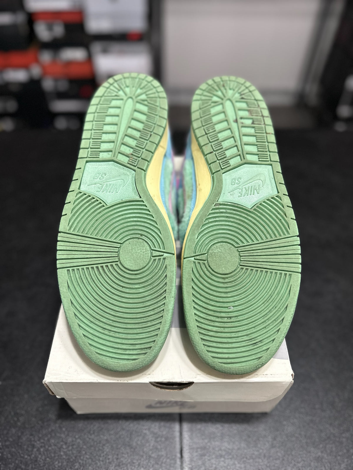 Size 12 - sb dunk low verdy visty