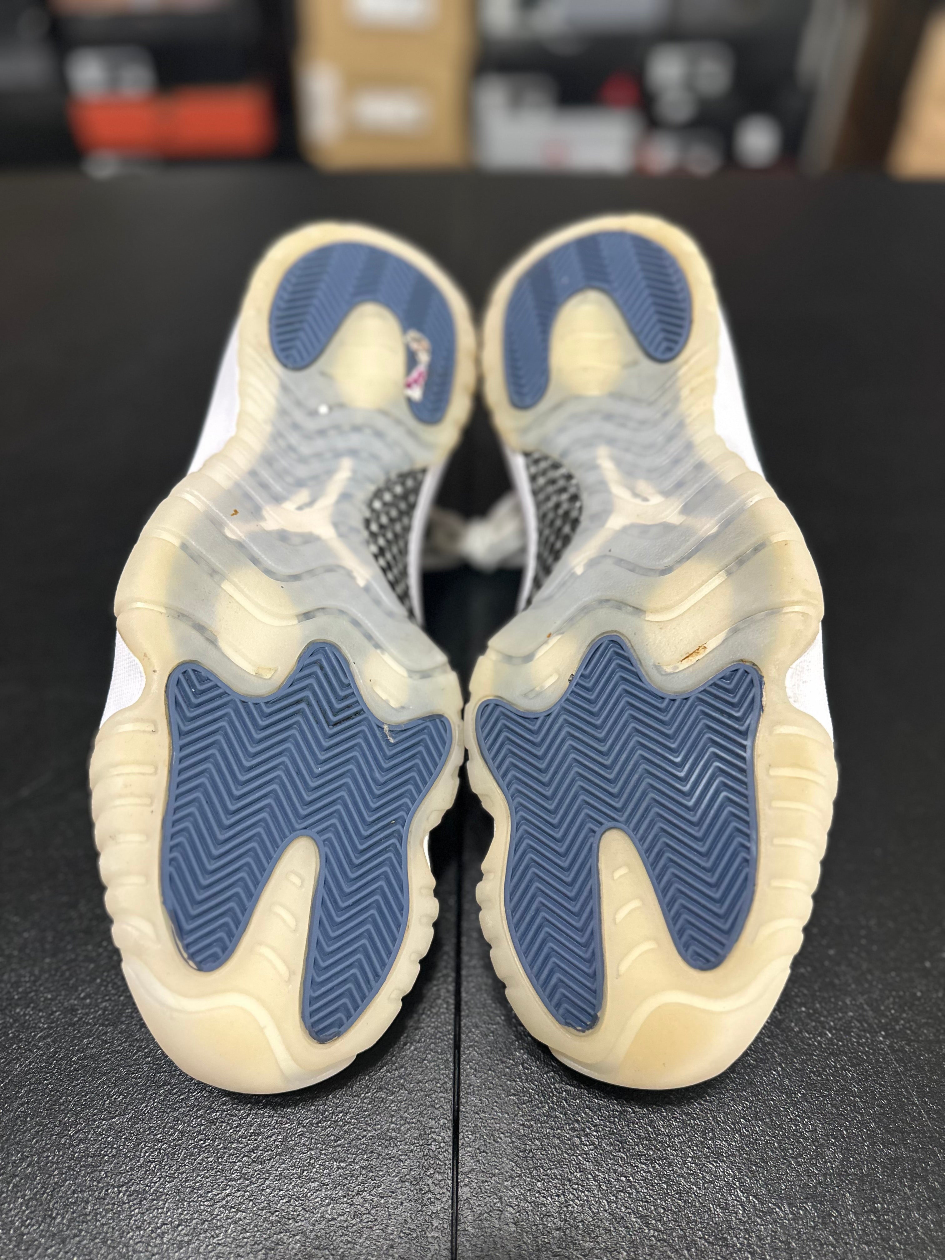 Size 11 - J11 low diffused blue