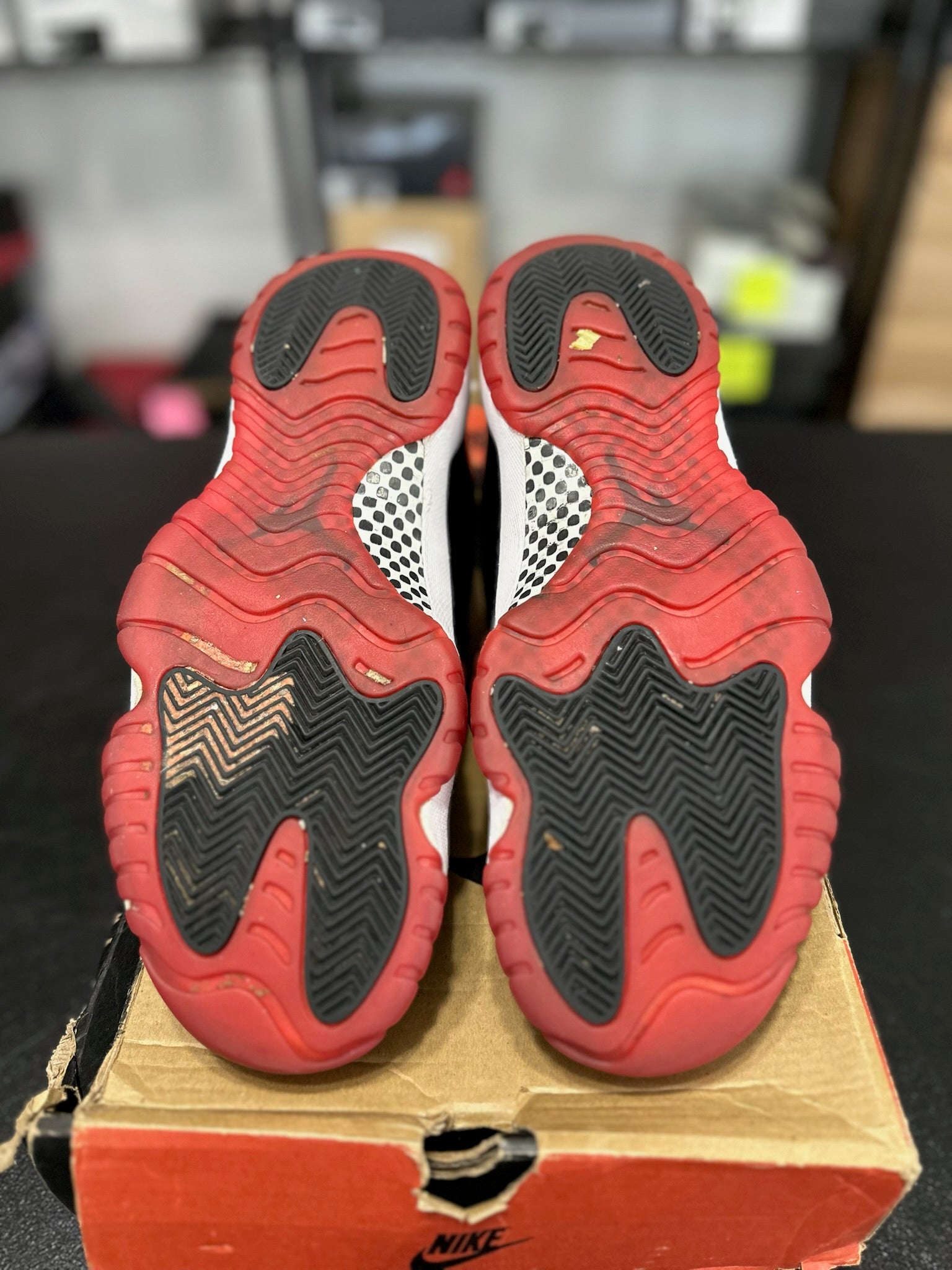 Size 10.5 - J11 Playoffs Bred