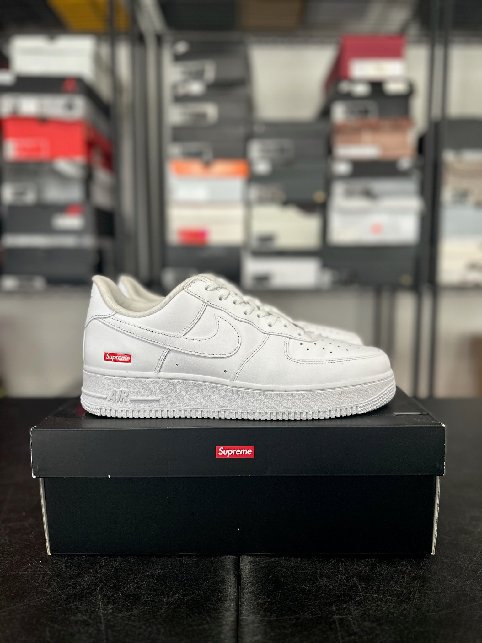 Size 10 - AF 1 Low Supreme White