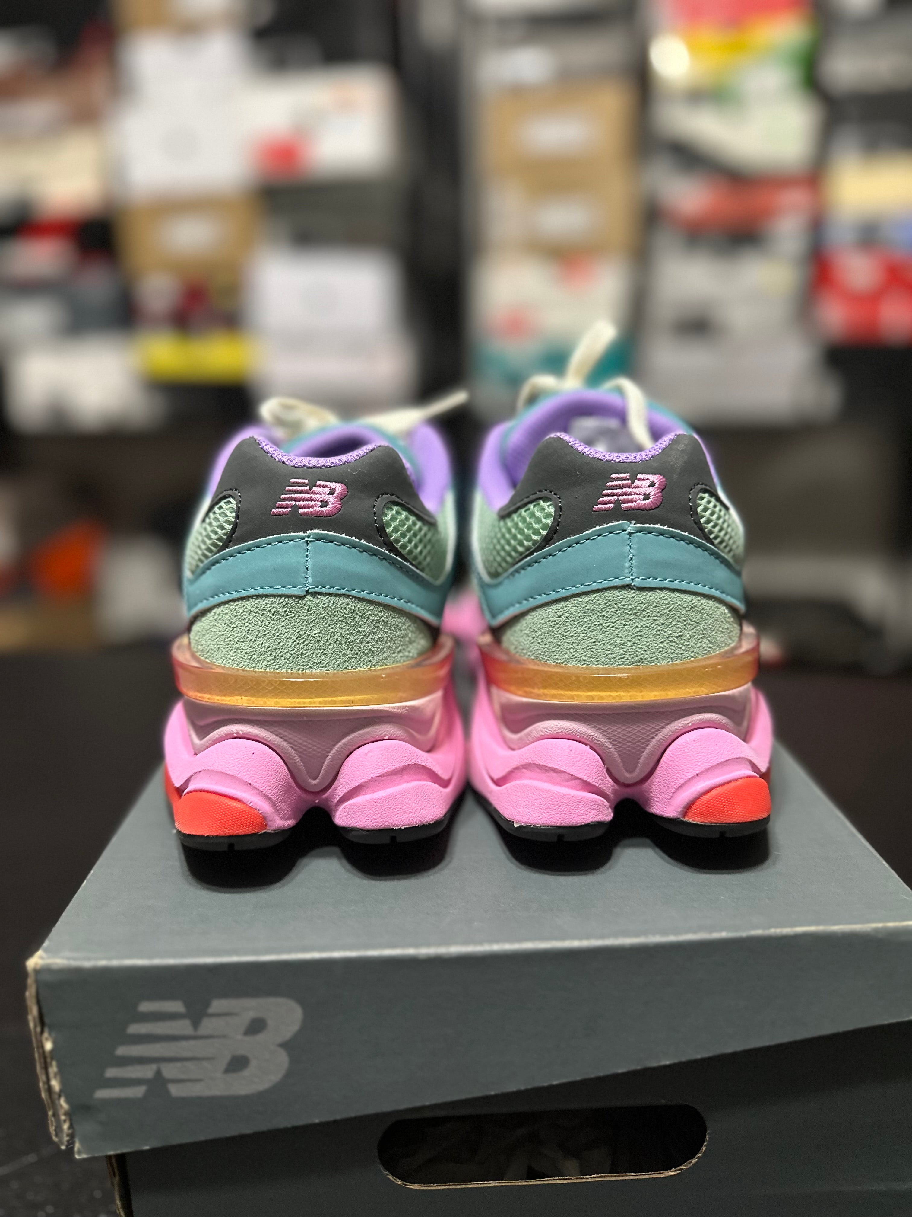 Size 8 - NB 9060 warped