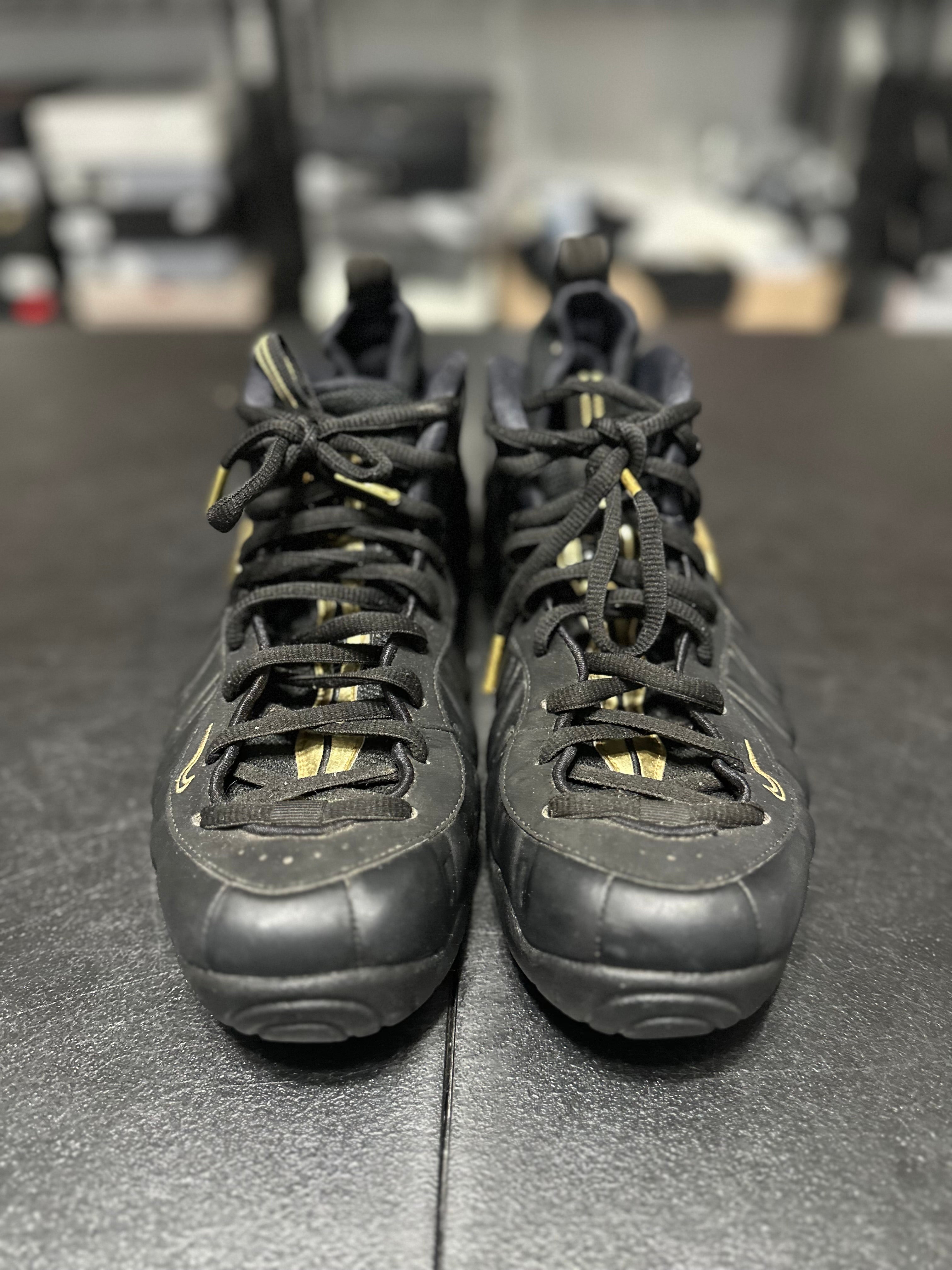 Size 9 - Foamposite black metallic gold