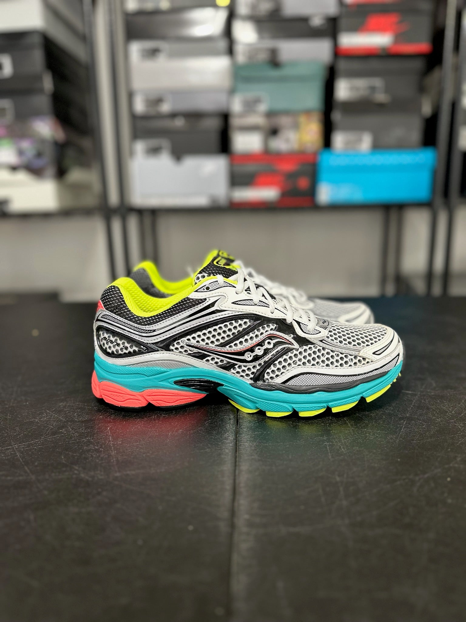 Size 10.5 - Saucony ProGrid Omni 9 Silver Mutant DS