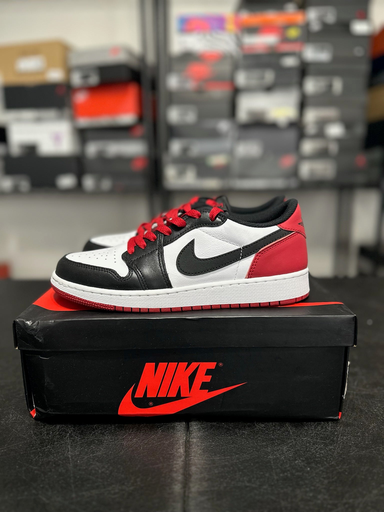 Size 7Y - J1 Low Black Toe